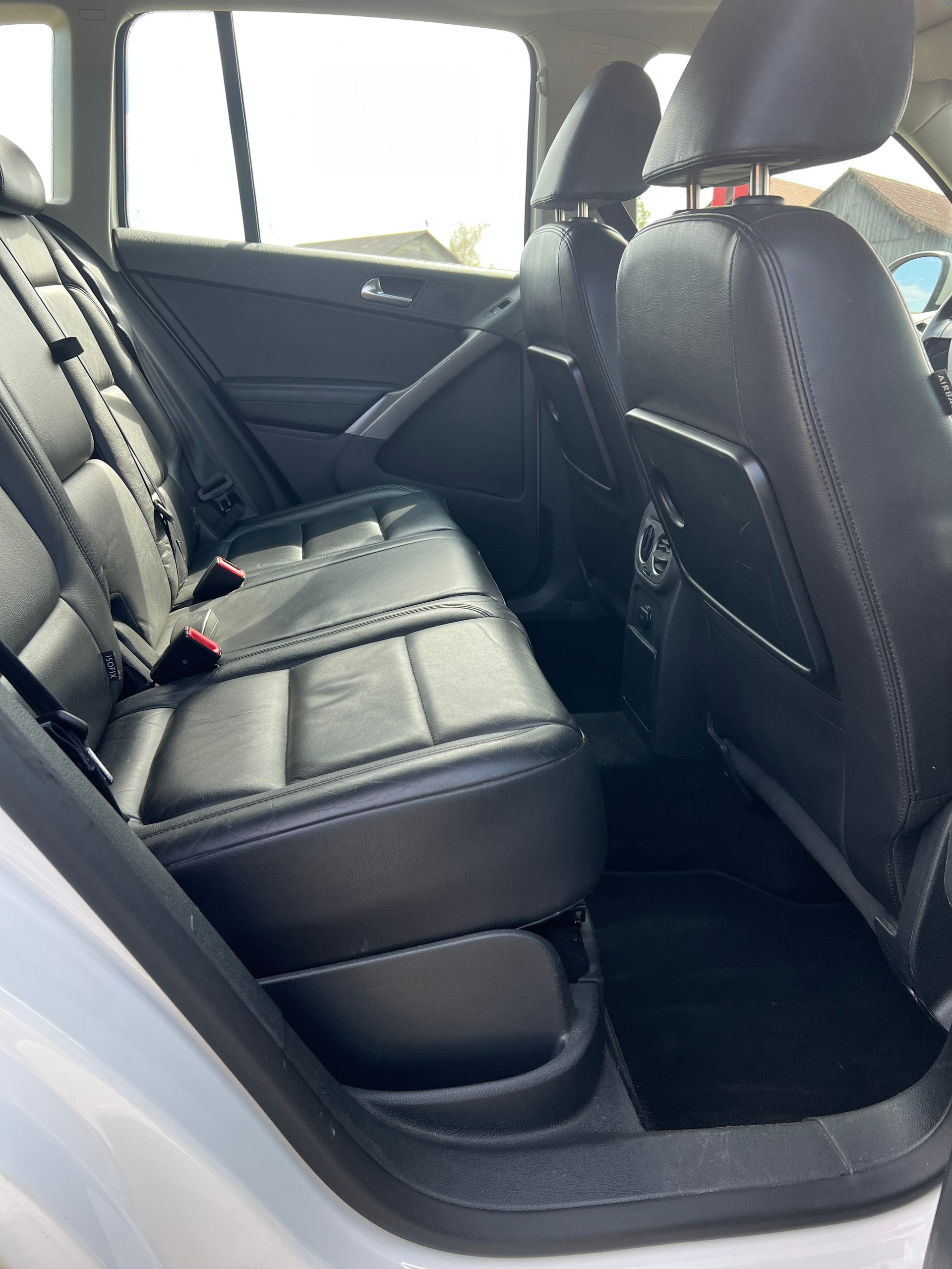 VW Tiguan 2.0 TDI Sport&Style Tiptronic-image-14