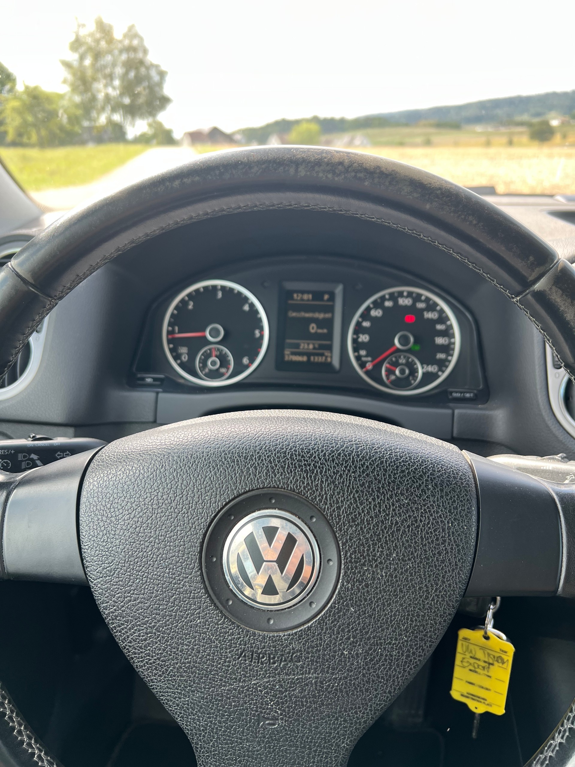 VW Tiguan 2.0 TDI Sport&Style Tiptronic-image-13