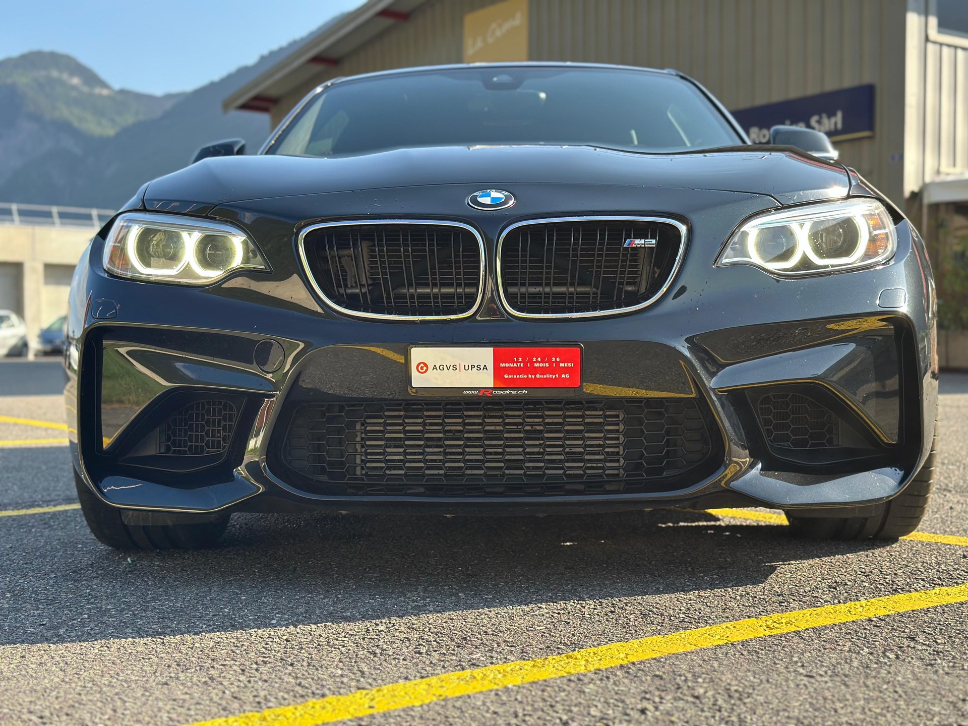 BMW M2 Drivelogic-showroom-element-2