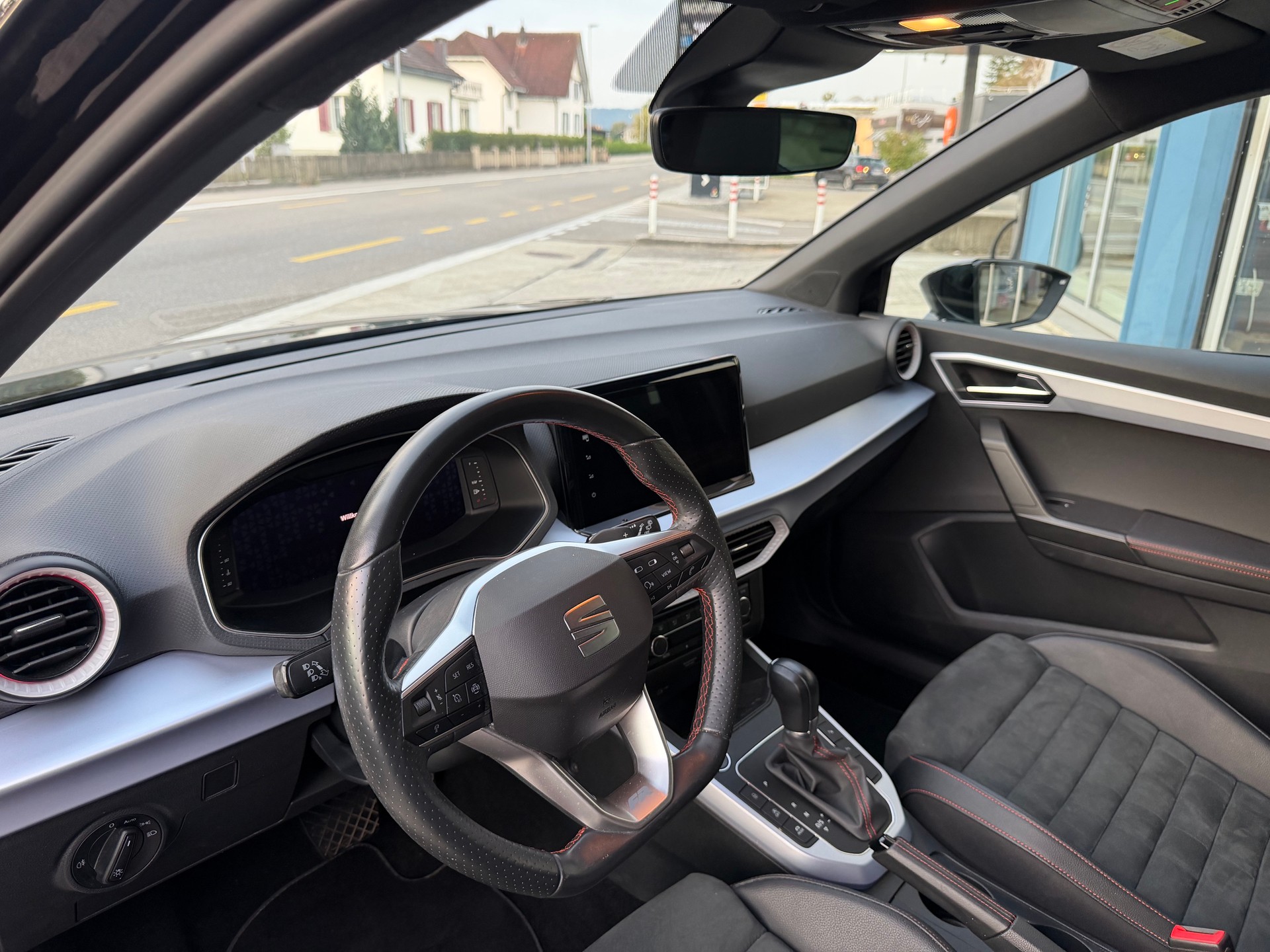 SEAT Arona 1.5 Eco TSI FR DSG-image-8