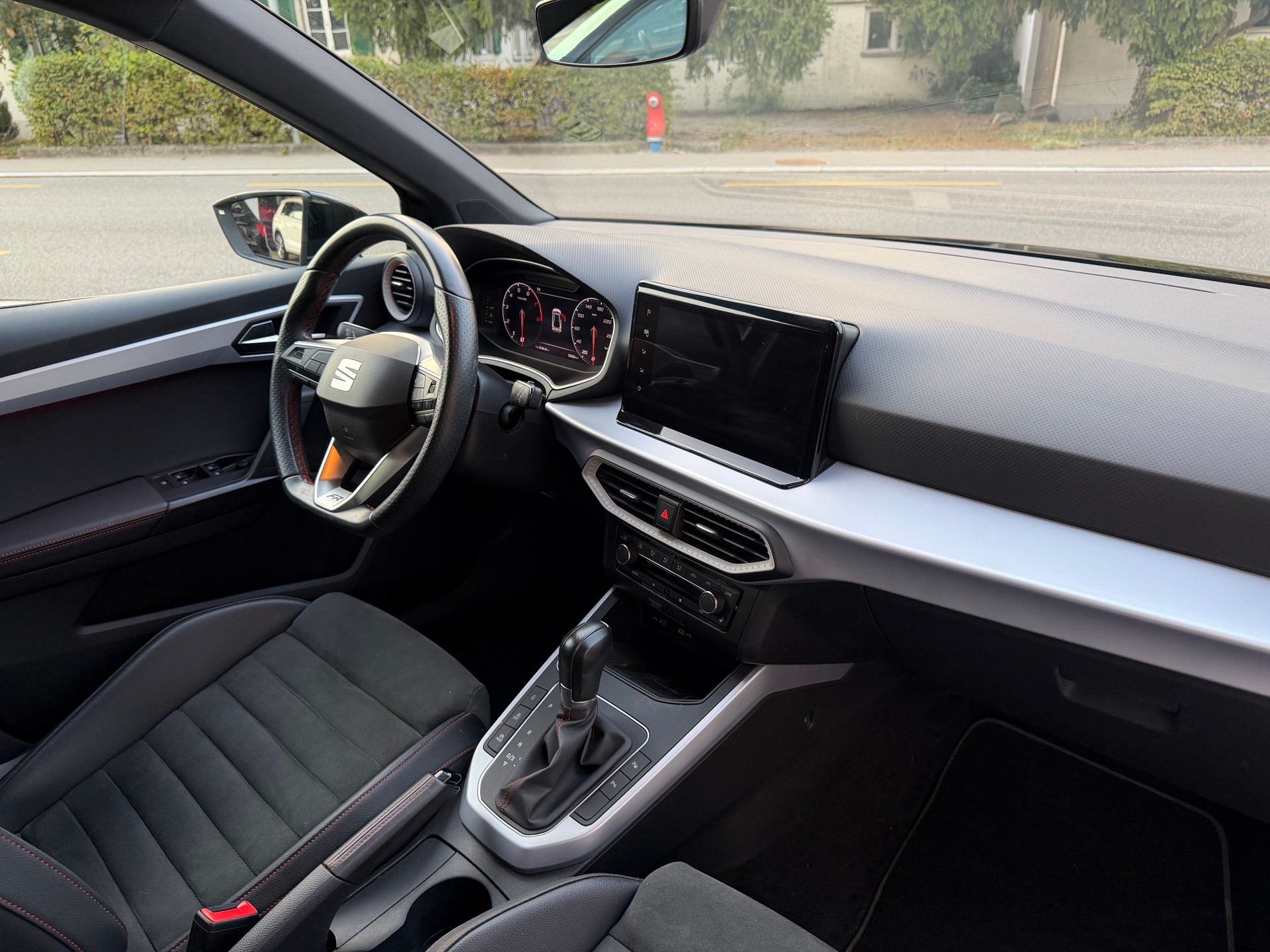SEAT Arona 1.5 Eco TSI FR DSG-image-11