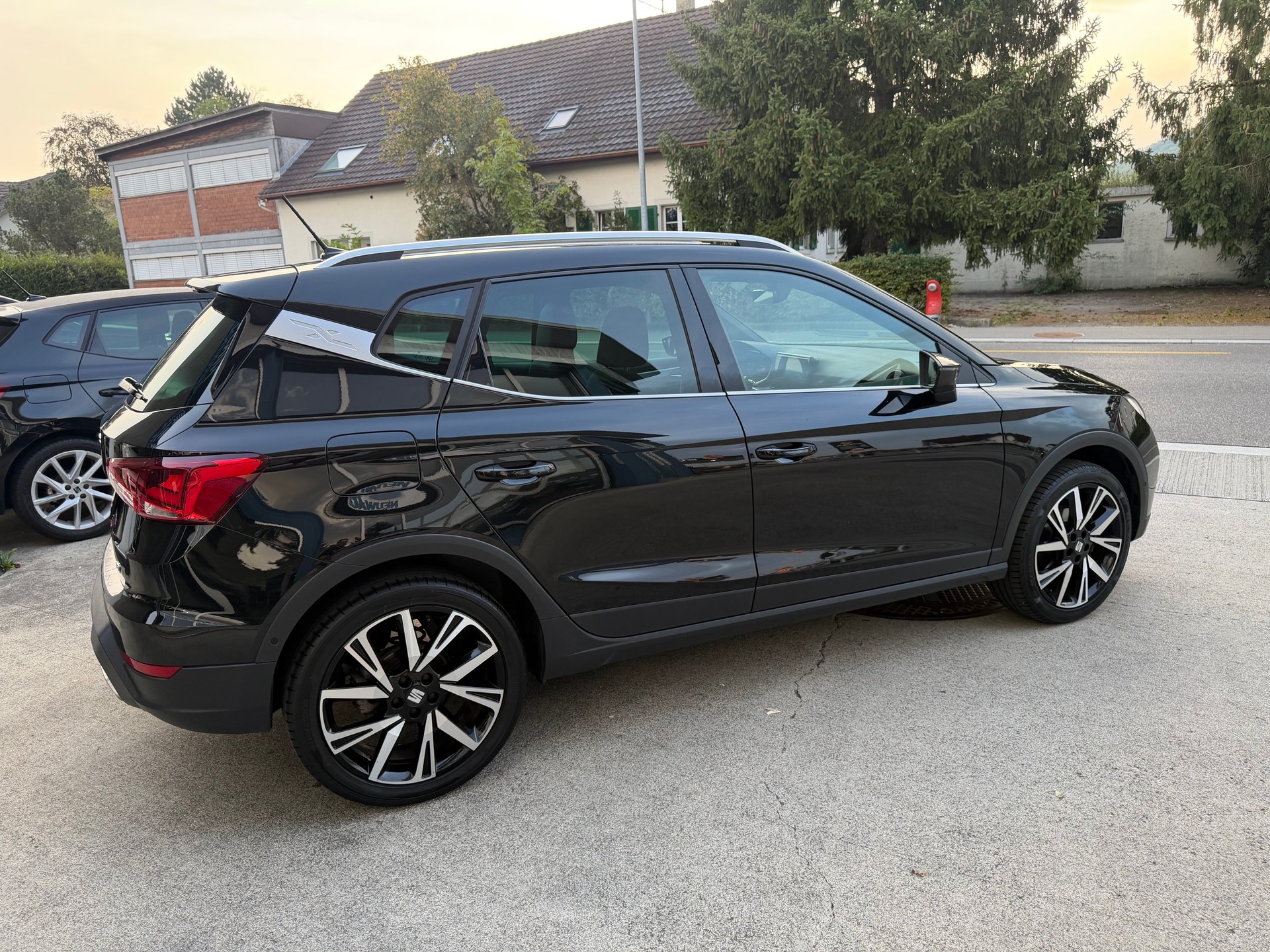 SEAT Arona 1.5 Eco TSI FR DSG-image-2