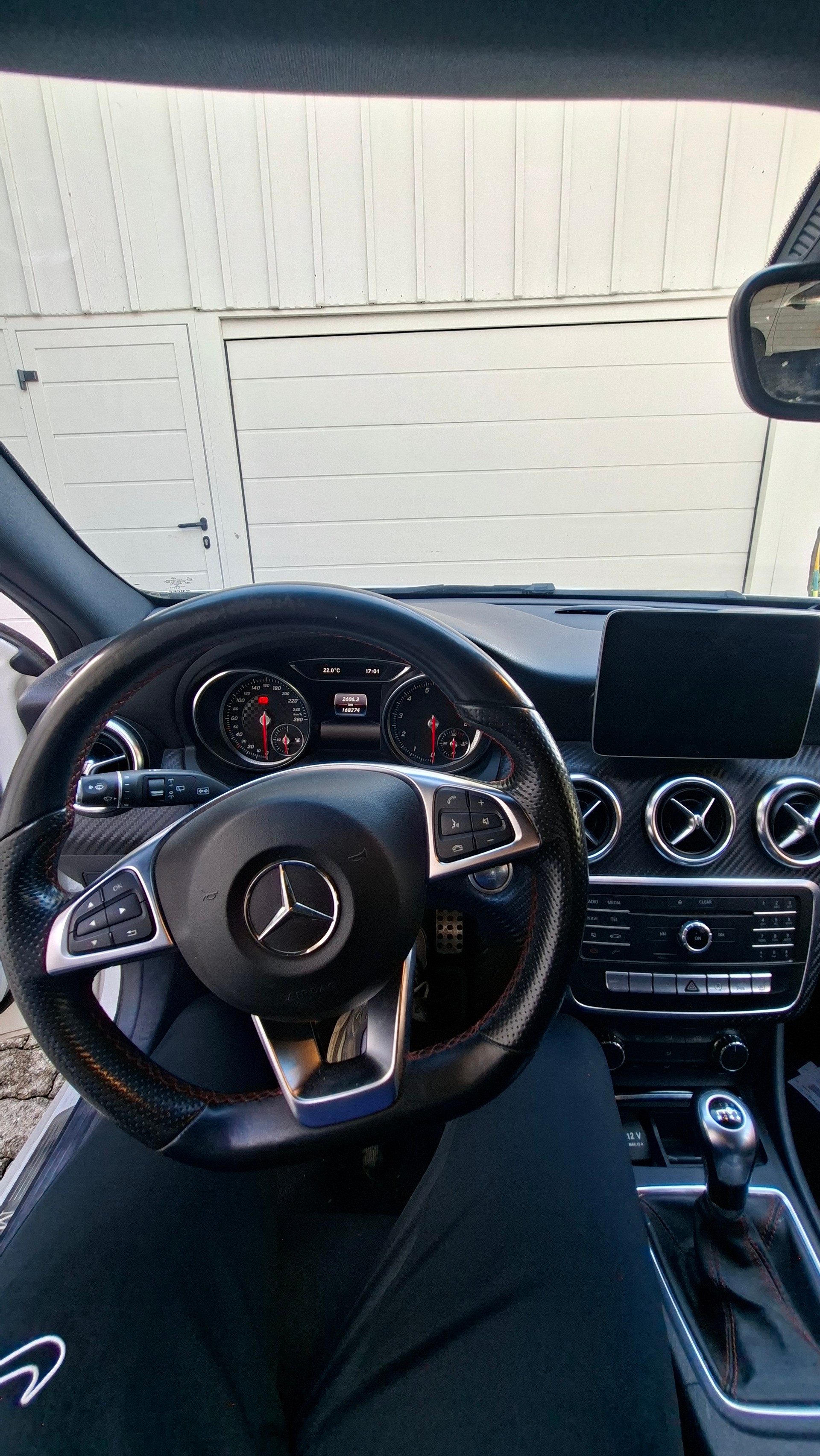 MERCEDES-BENZ A 180-image-4
