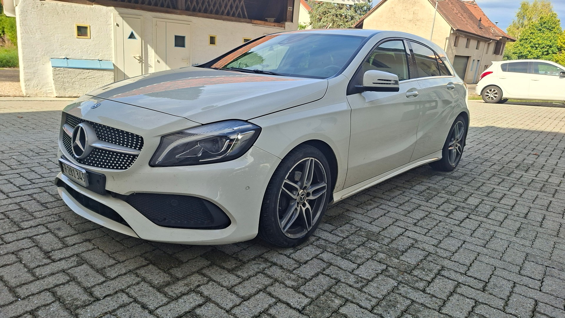 MERCEDES-BENZ A 180-image-5