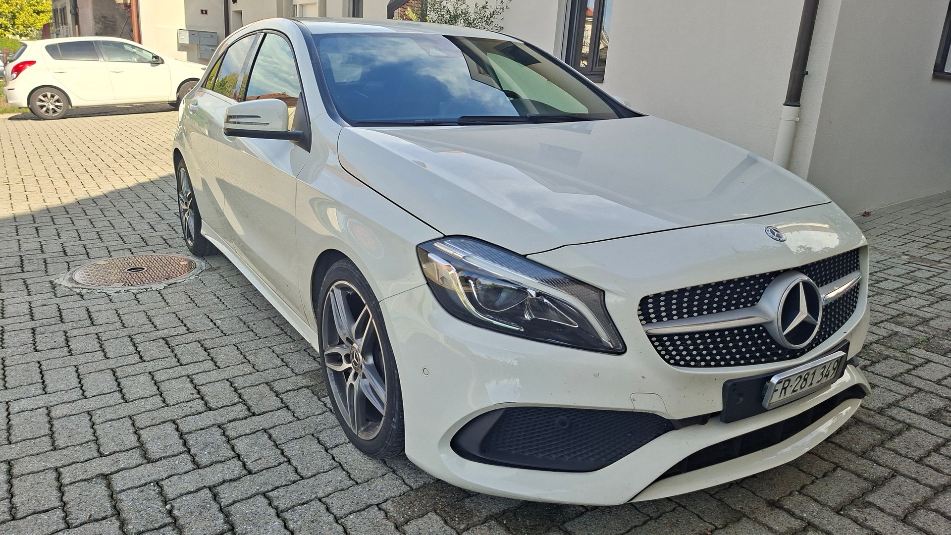 MERCEDES-BENZ A 180-image-0