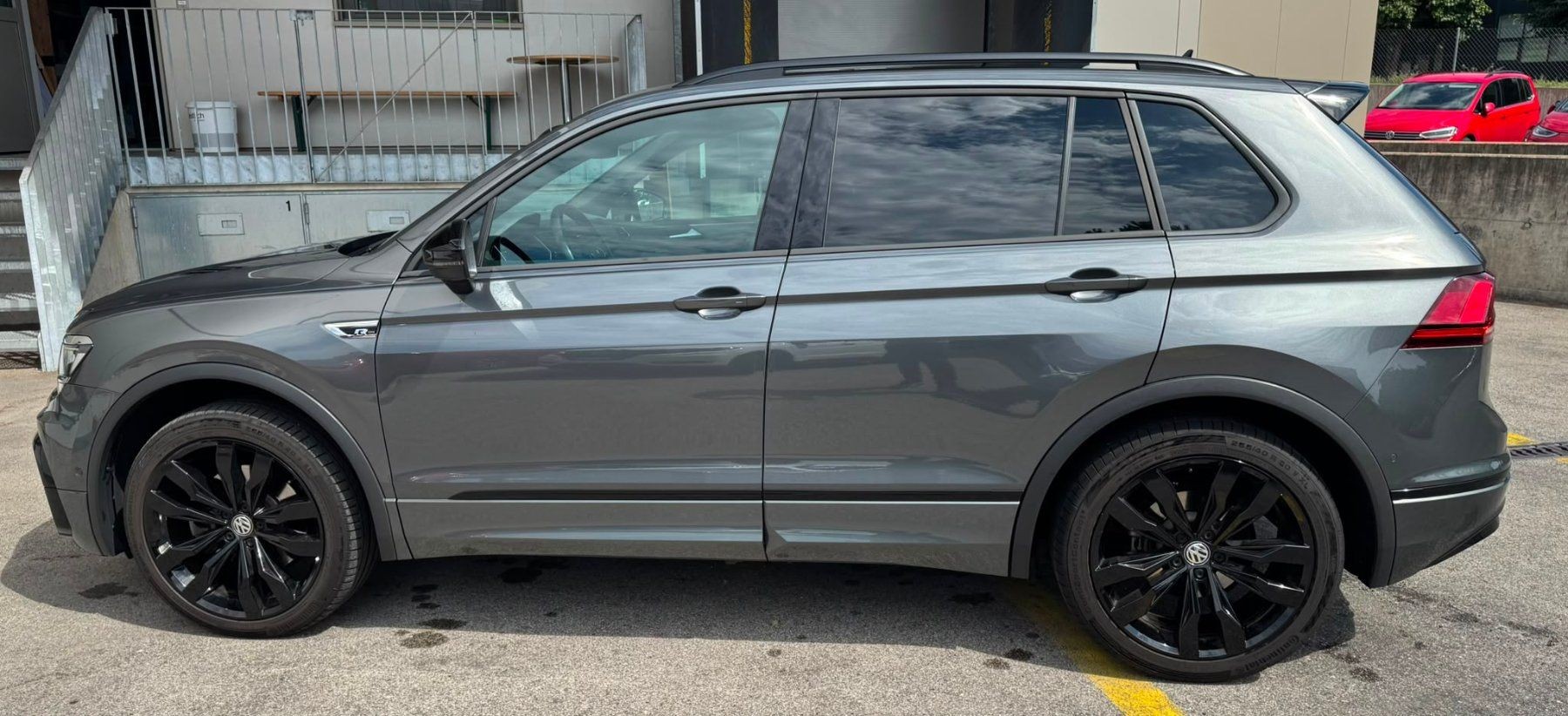 VW 2.0 TSI Highline DSG R-Line BLACK-image-3