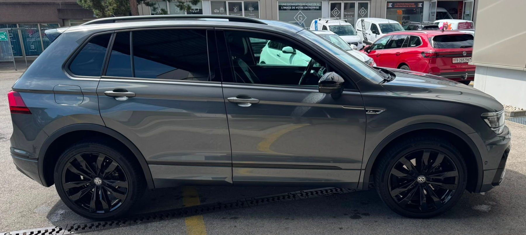 VW 2.0 TSI Highline DSG R-Line BLACK-image-2