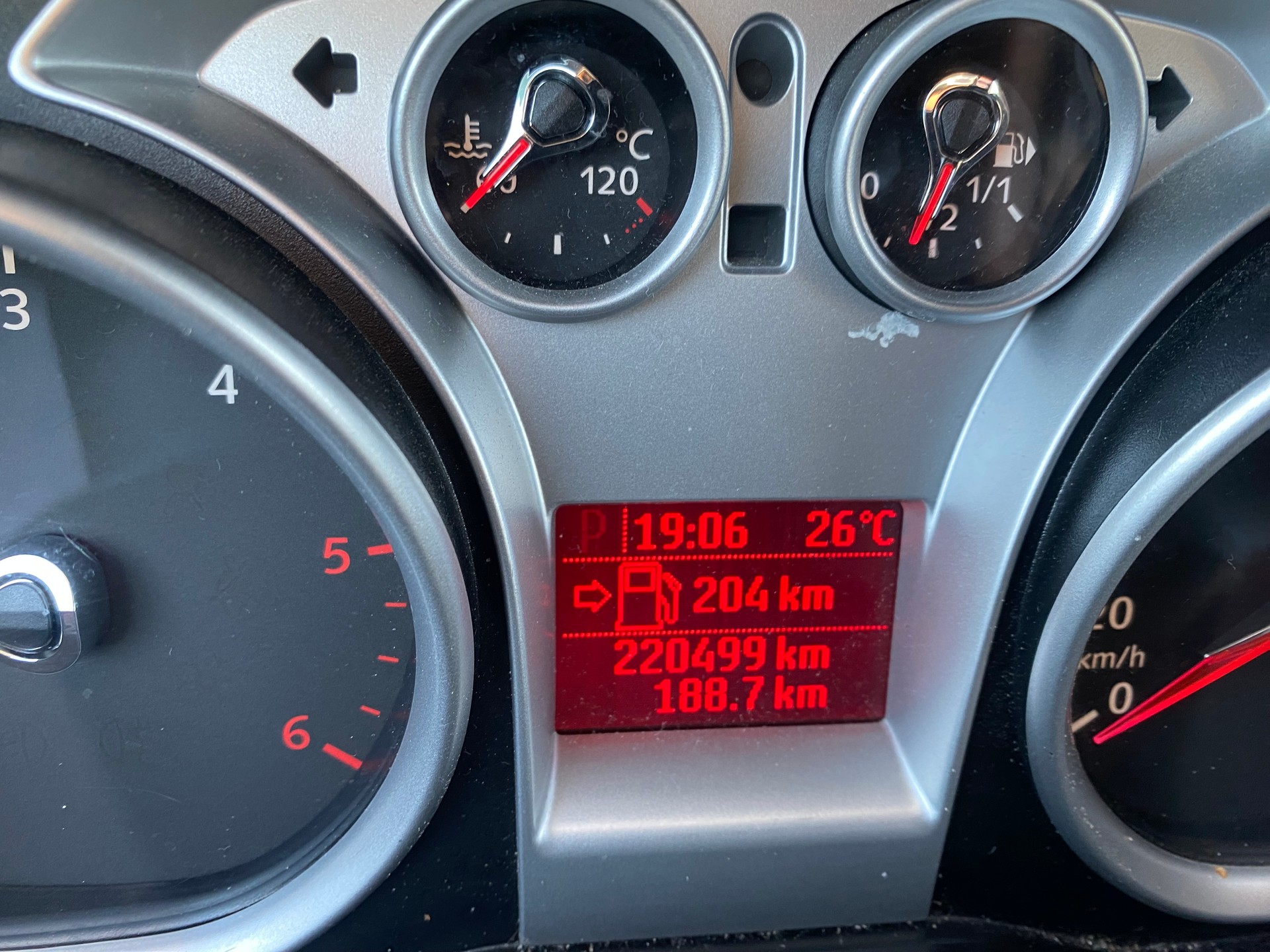 FORD Kuga 2.0 TDCi Carving 4WD PowerShift-image-6