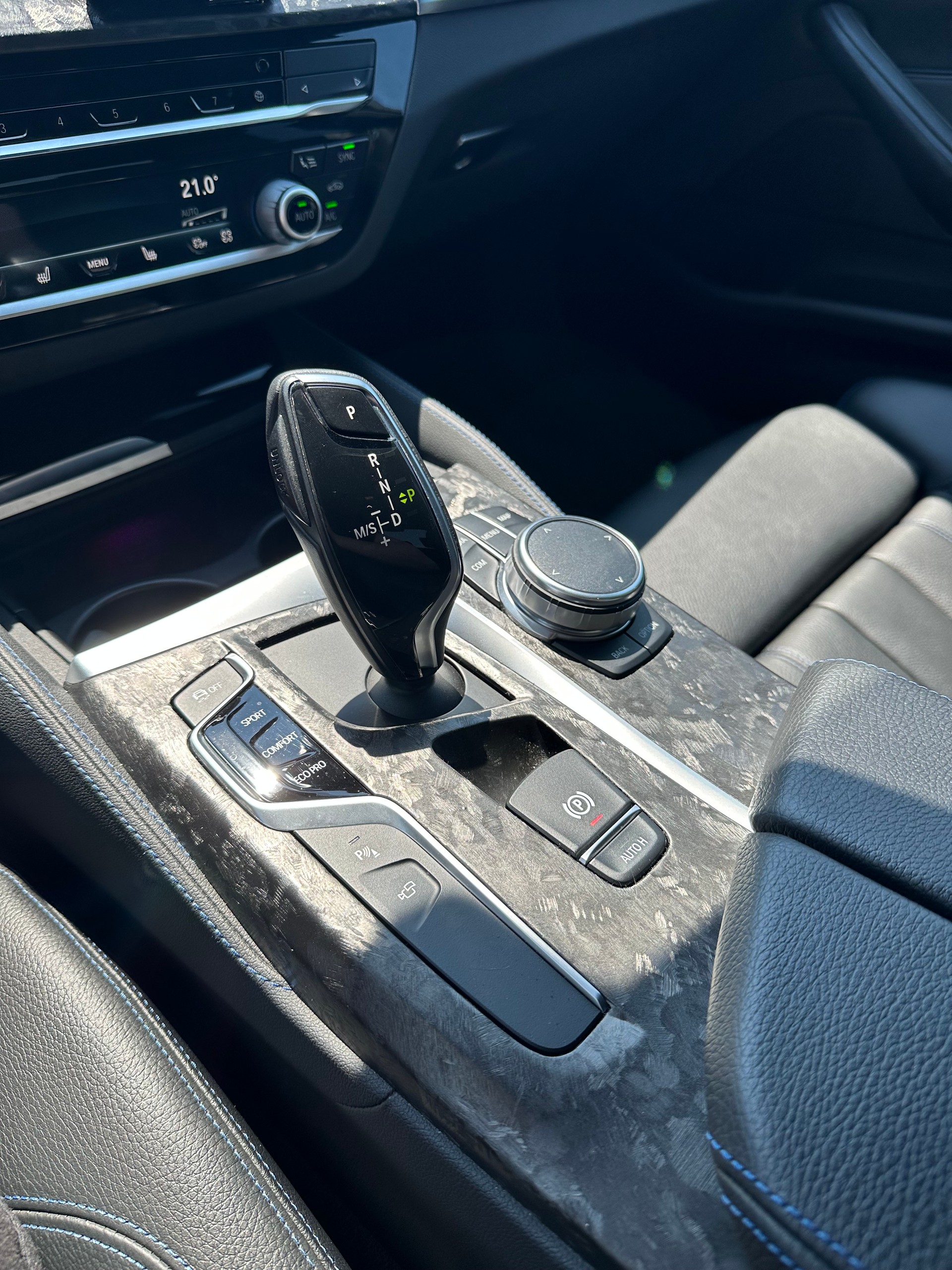 BMW 520d xDrive-image-8