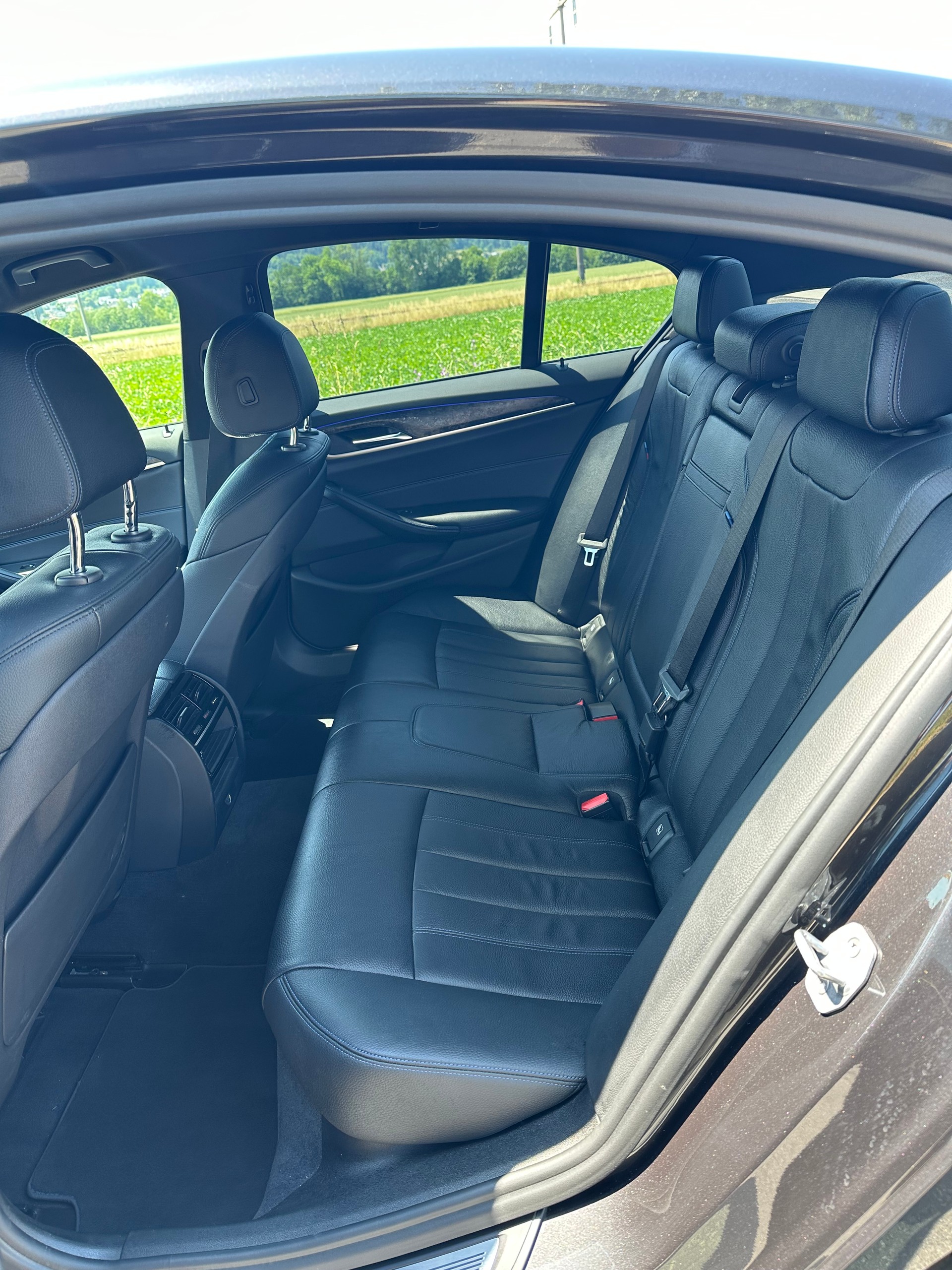 BMW 520d xDrive-image-6