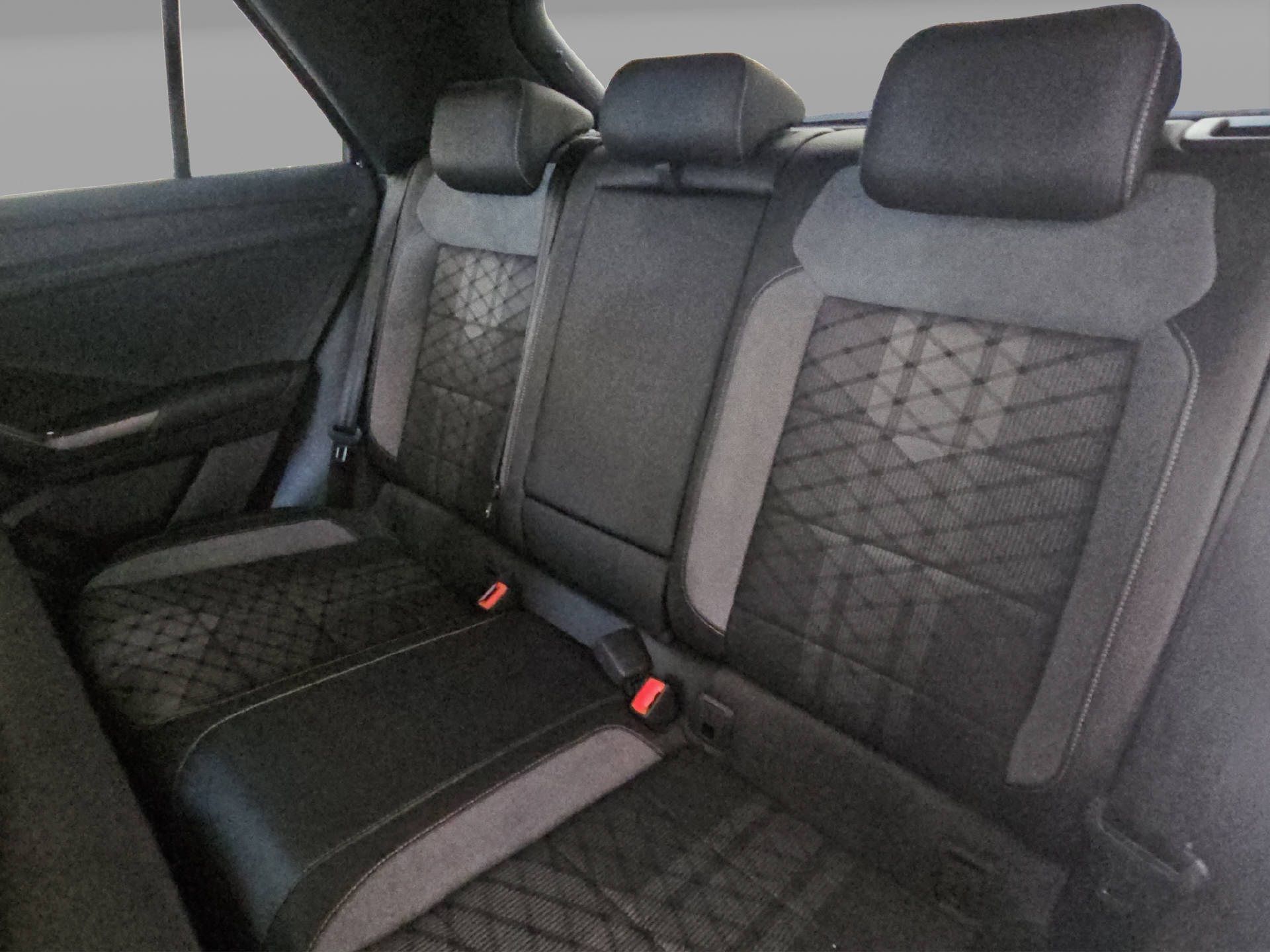 VW T-Roc 1.5 TSI R-Line DSG-image-14
