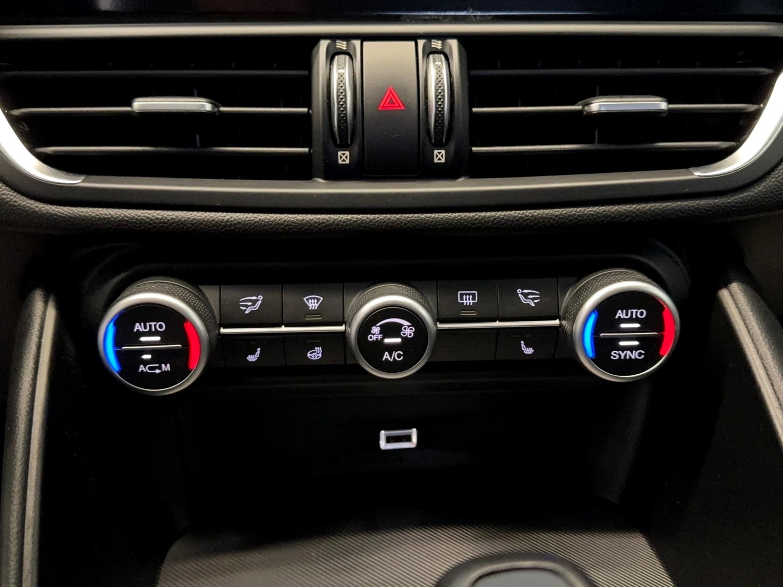 ALFA ROMEO Giulia 2.0 Veloce Q4 Automatic-image-11