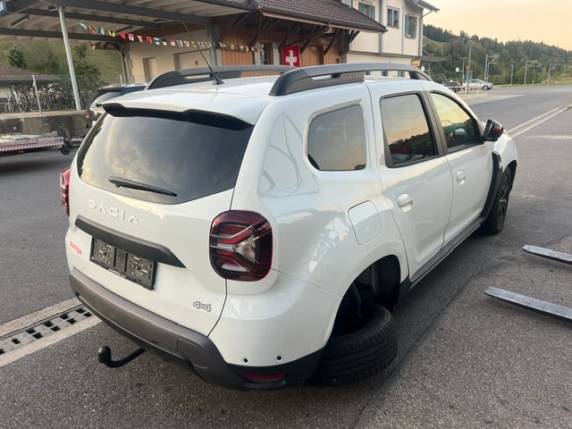 DACIA Duster TCe 150 Extreme 4x4-image-4