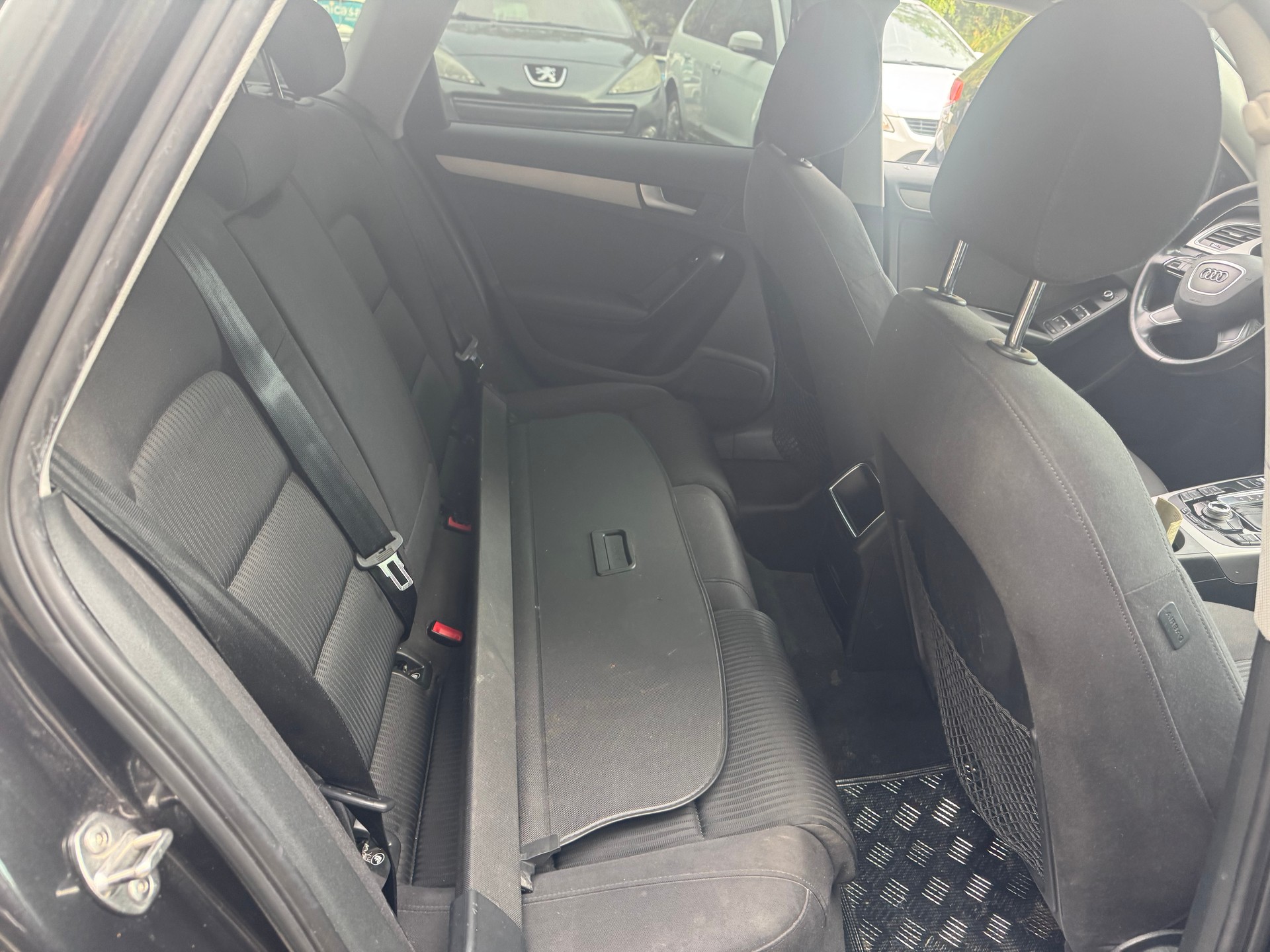 AUDI A4 Avant 2.0 TDI multitronic-image-8