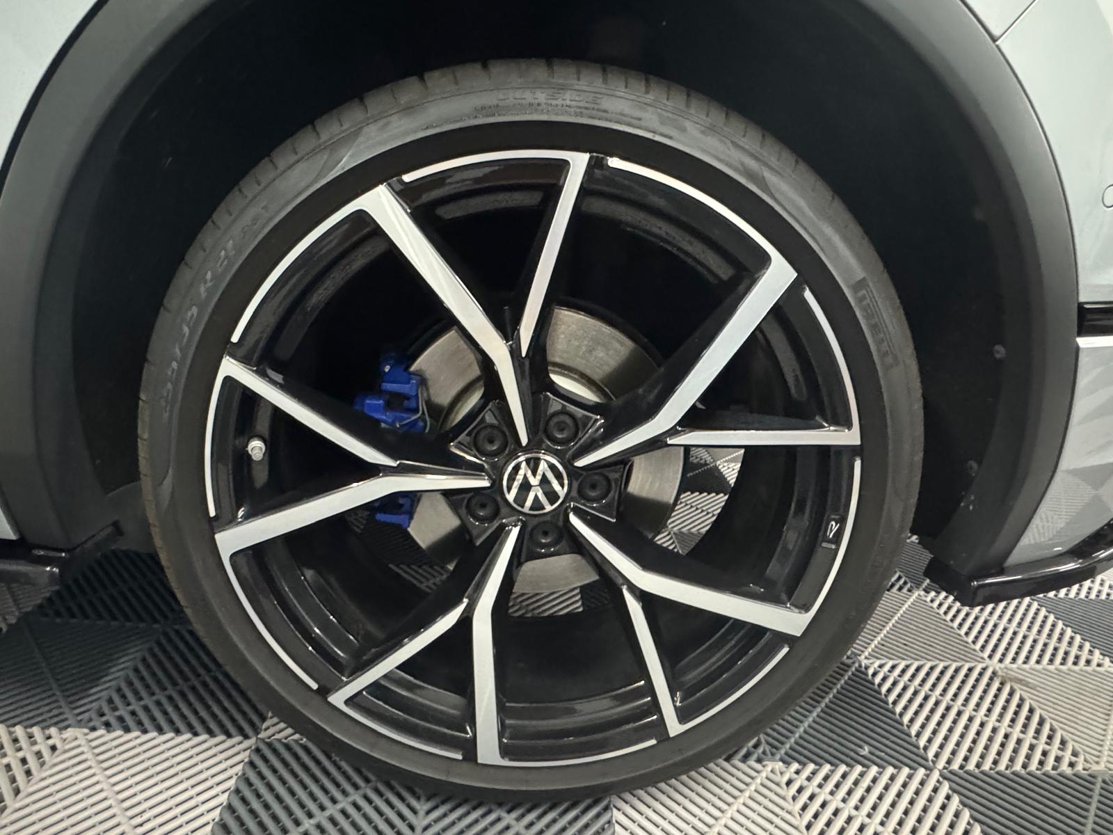 VW Tiguan 2.0TSI R 4Motion DSG-image-23