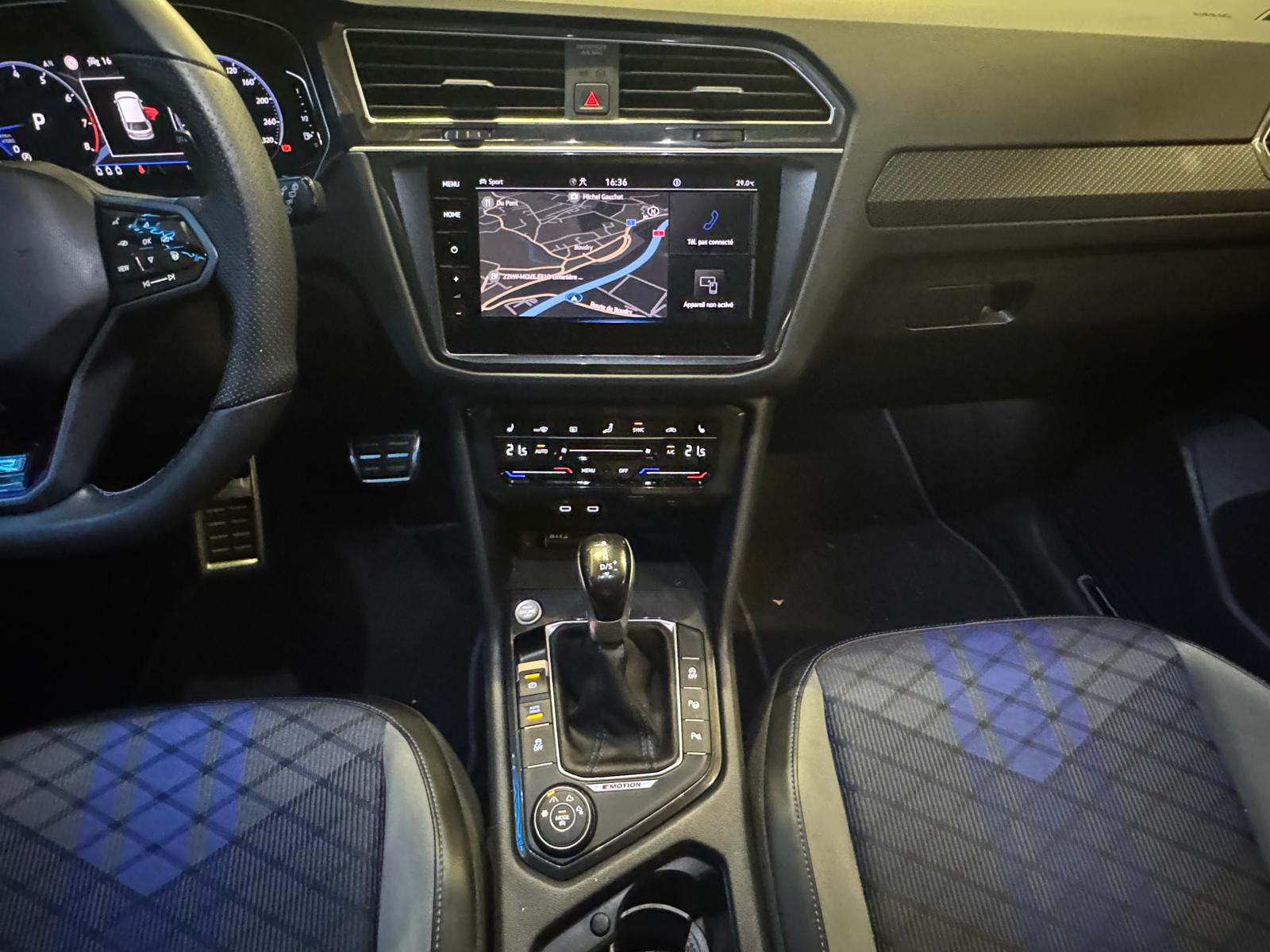 VW Tiguan 2.0TSI R 4Motion DSG-image-12