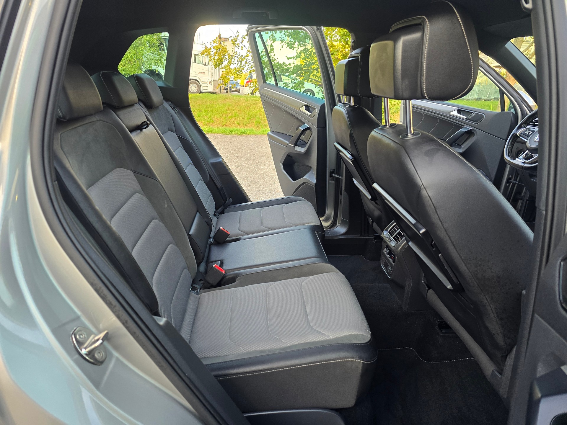 VW Tiguan 2.0TSI R-Line Highline 4Motion DSG-image-16