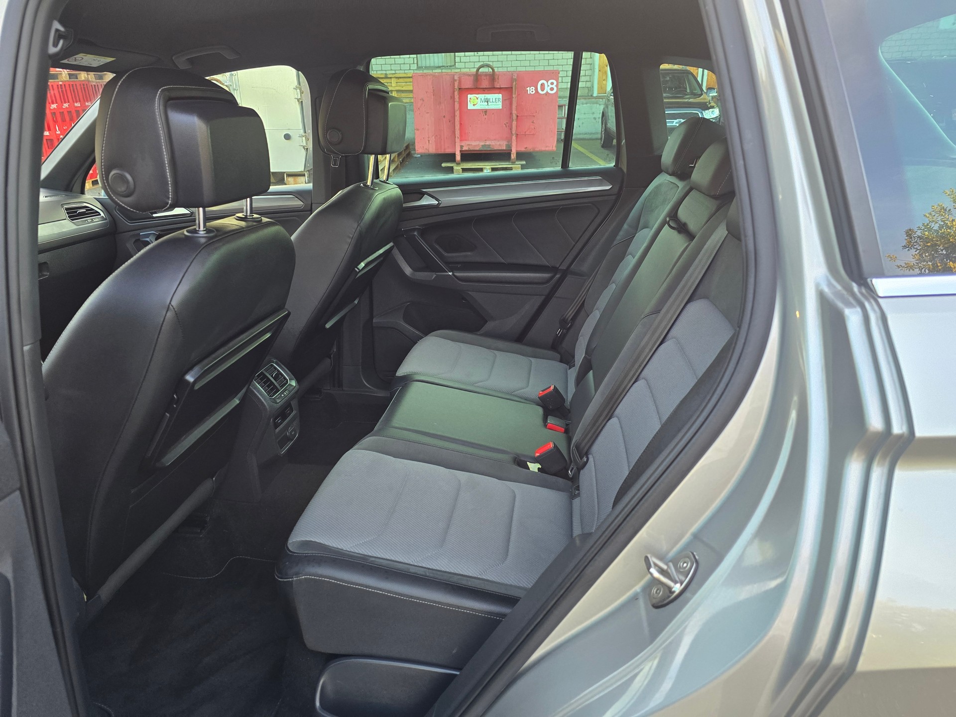 VW Tiguan 2.0TSI R-Line Highline 4Motion DSG-image-14