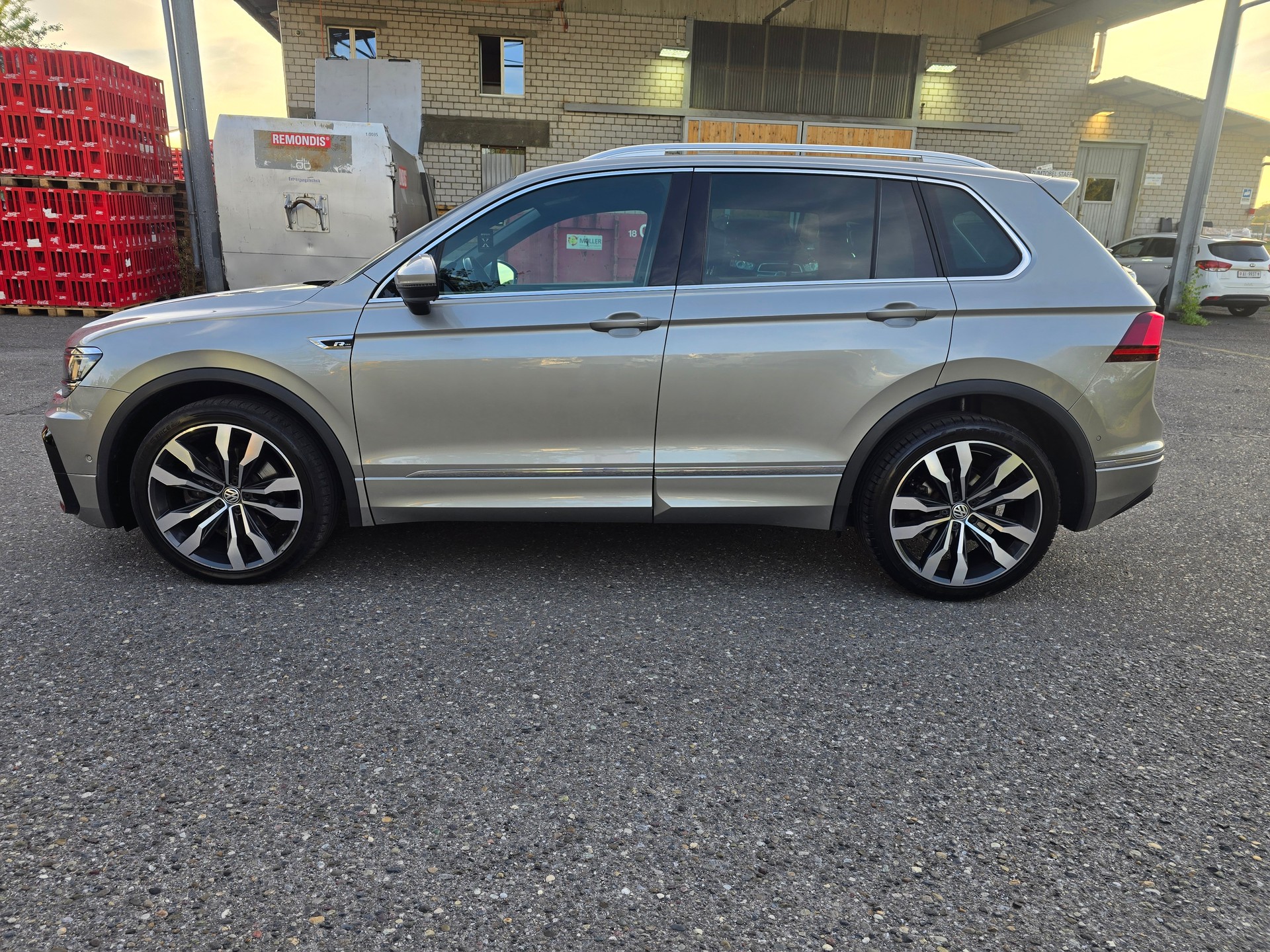 VW Tiguan 2.0TSI R-Line Highline 4Motion DSG-image-9