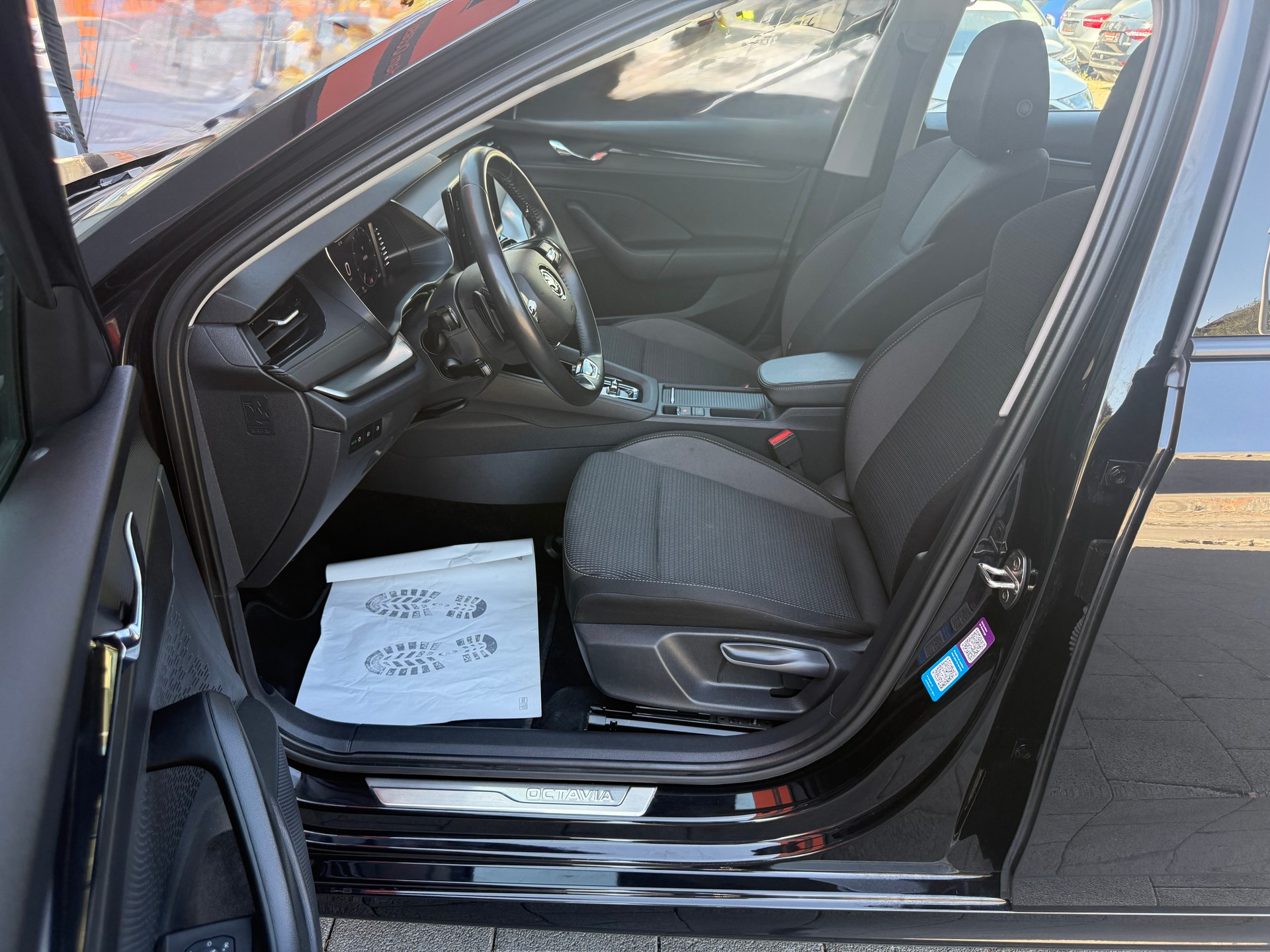 SKODA Octavia Combi 2.0 TDI DSG Ambition 4x4-image-10