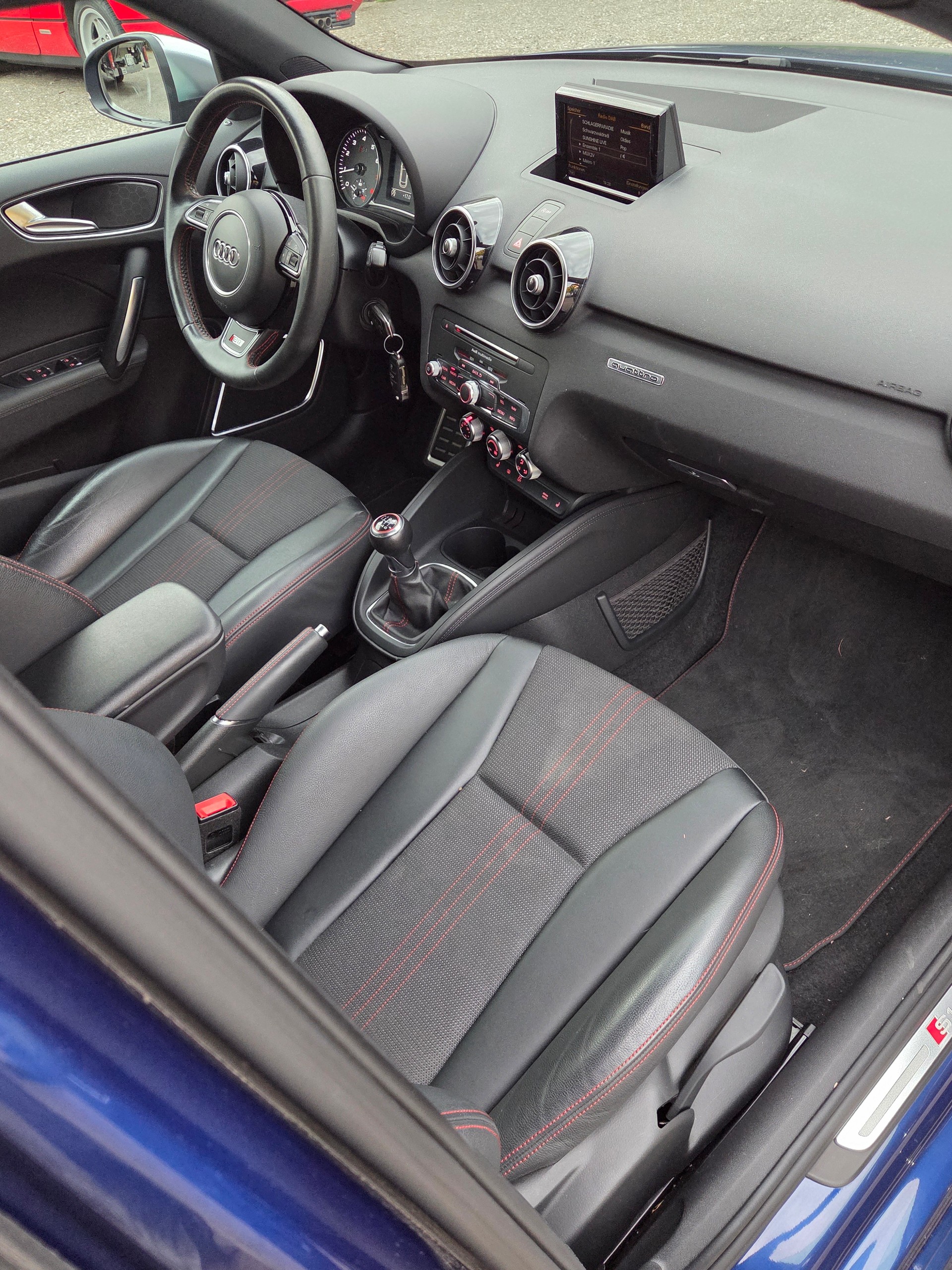 AUDI S1 Sportback 2.0 TFSI quattro-image-8