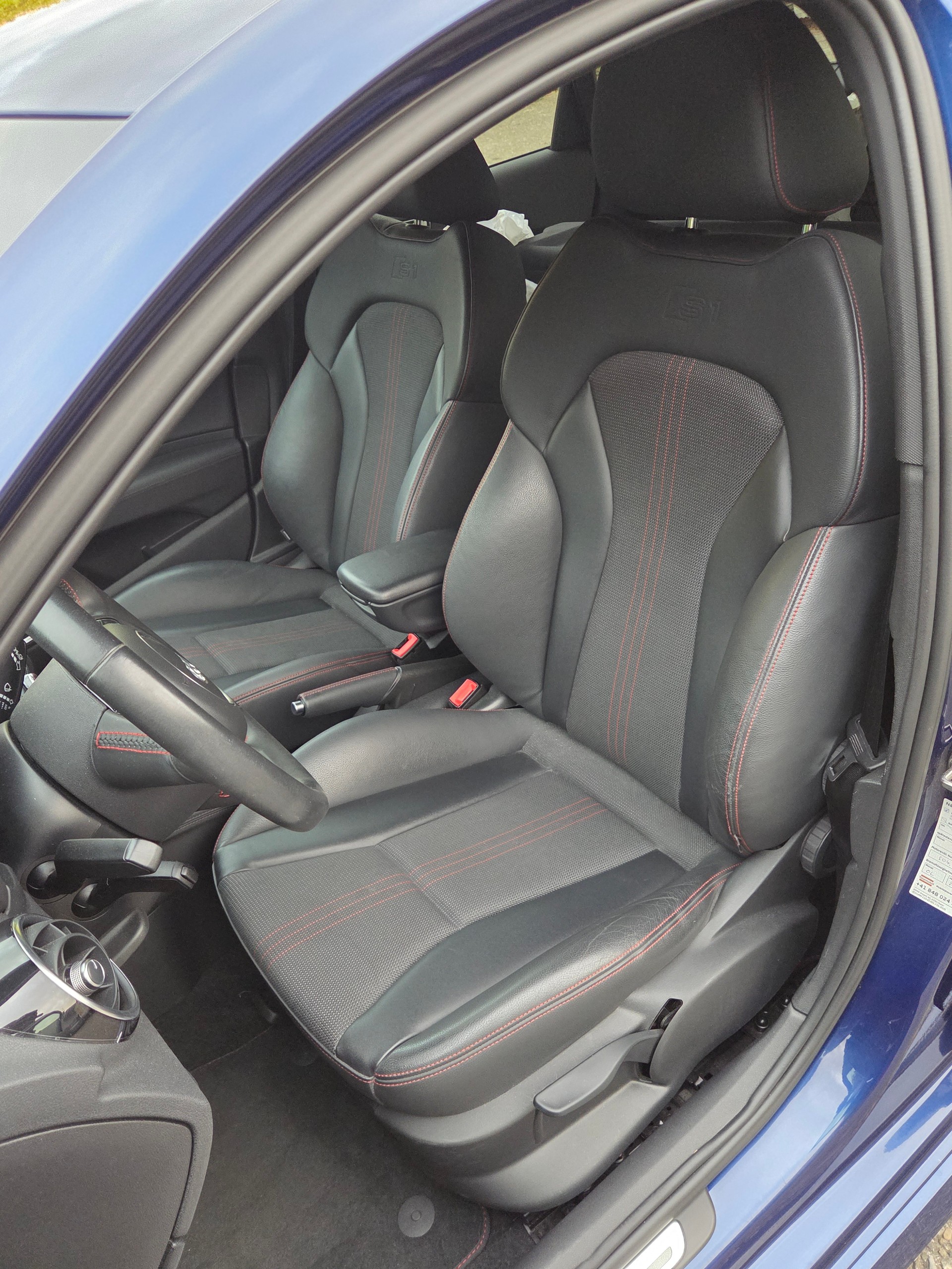 AUDI S1 Sportback 2.0 TFSI quattro-image-9