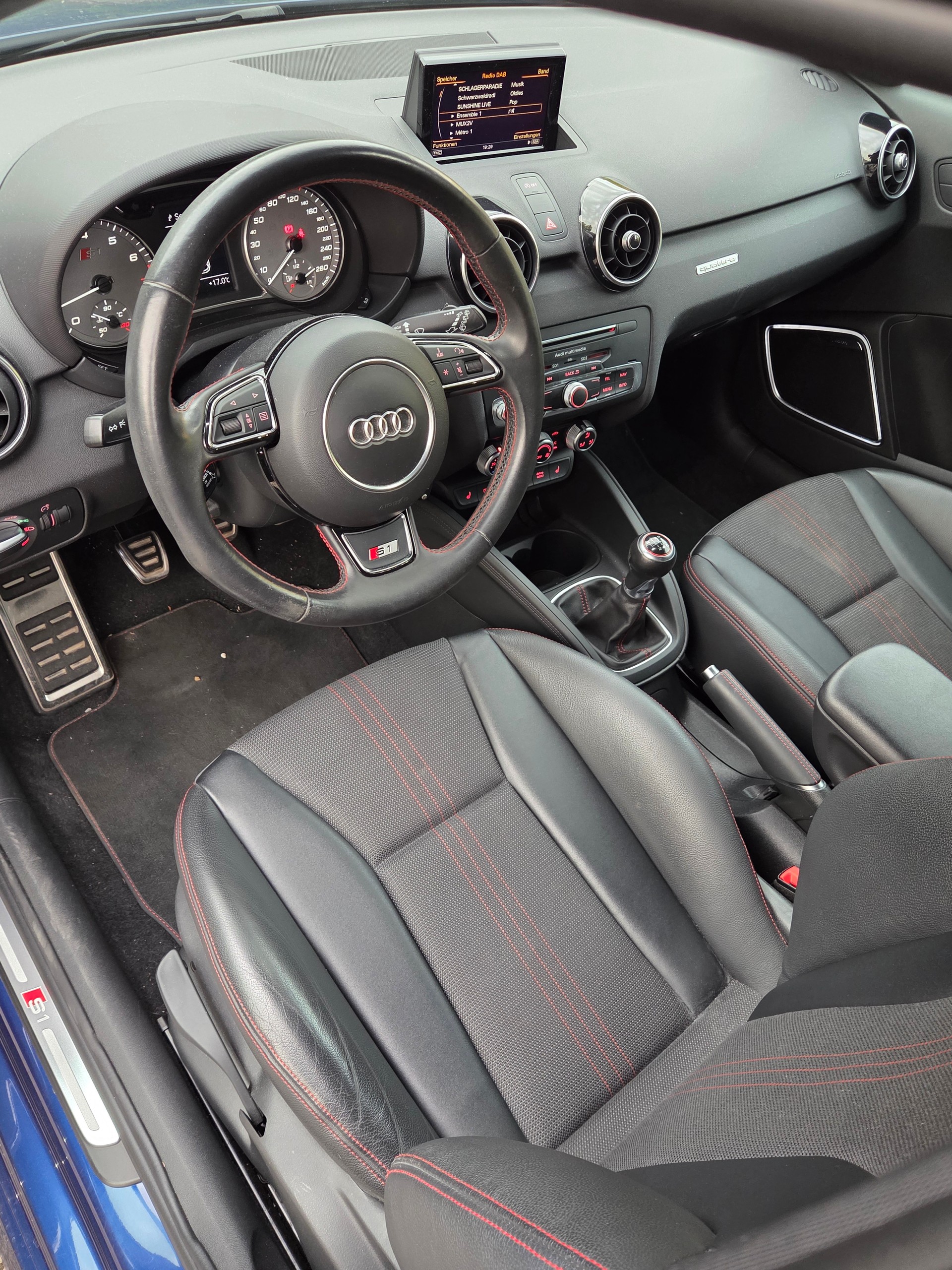 AUDI S1 Sportback 2.0 TFSI quattro-image-10