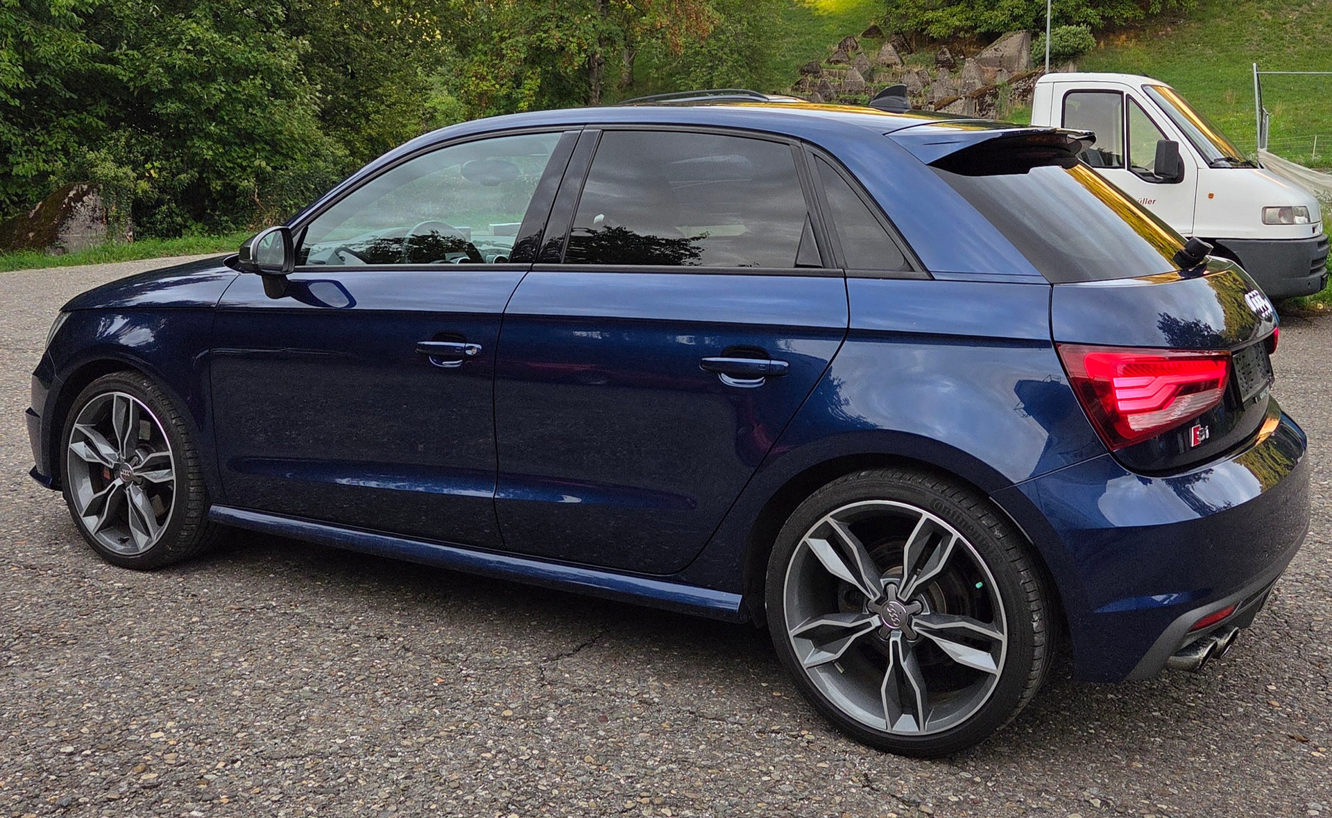 AUDI S1 Sportback 2.0 TFSI quattro-image-4