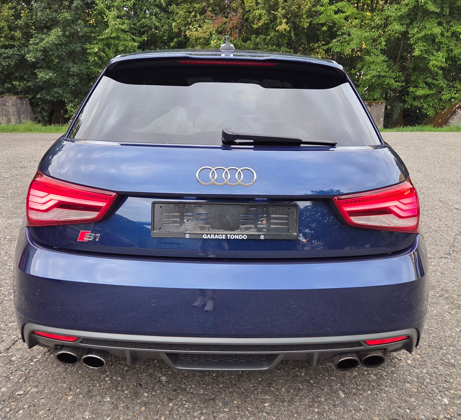 AUDI S1 Sportback 2.0 TFSI quattro-image-1