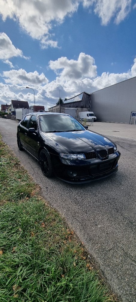 SEAT Leon 1.8 T Cupra R-image-1