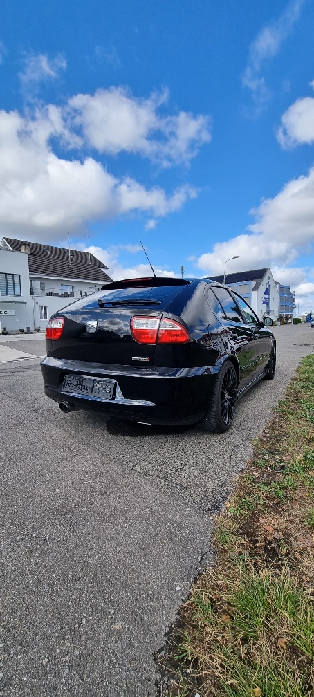 SEAT Leon 1.8 T Cupra R-image-4