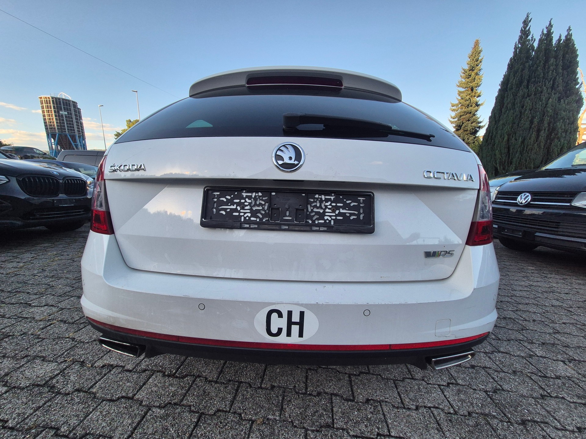 SKODA Octavia Combi 2.0 TDI RS DSG-image-6