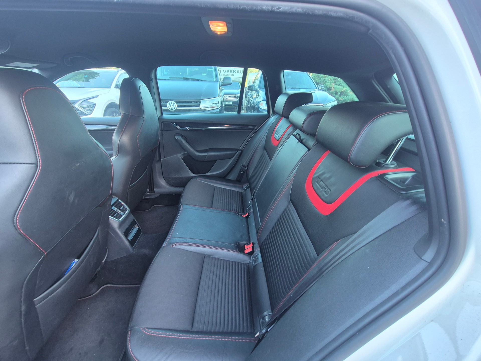 SKODA Octavia Combi 2.0 TDI RS DSG-image-7