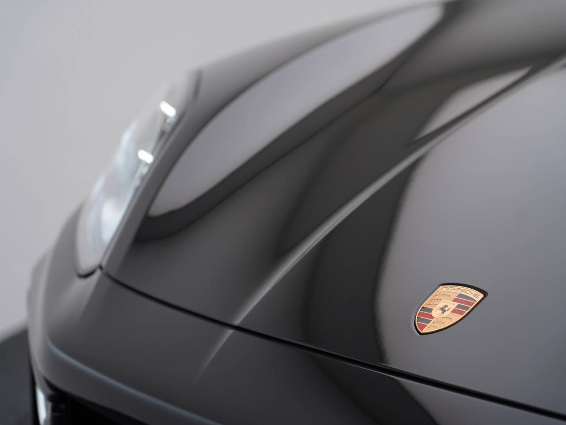PORSCHE Cayenne S E-Hybrid Black Edition-image-11