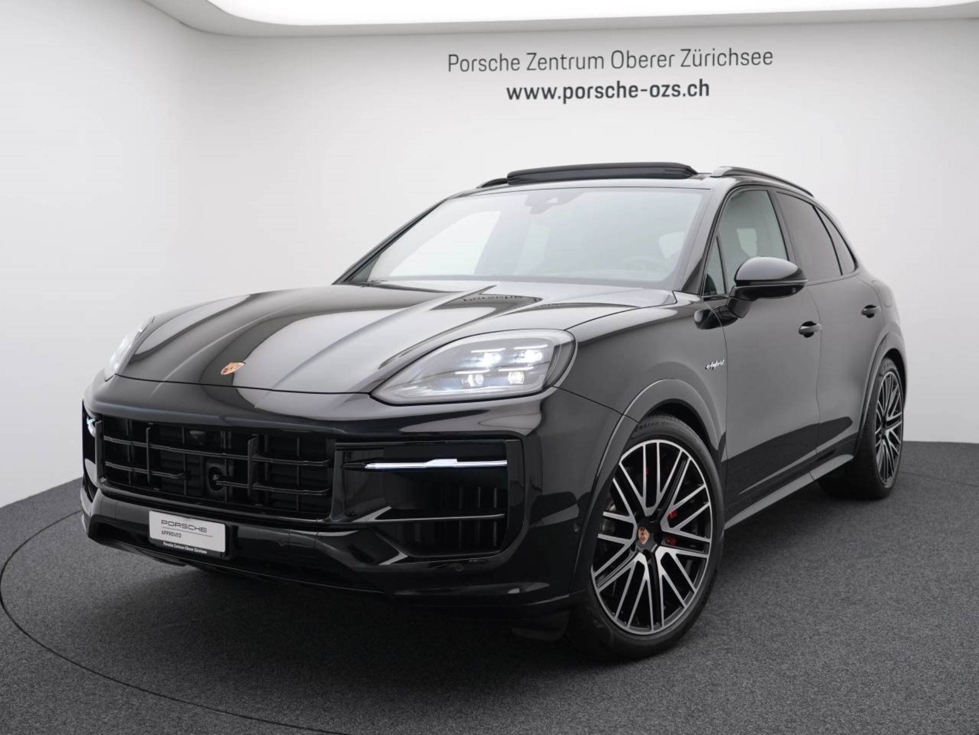 PORSCHE Cayenne S E-Hybrid Black Edition-image-0