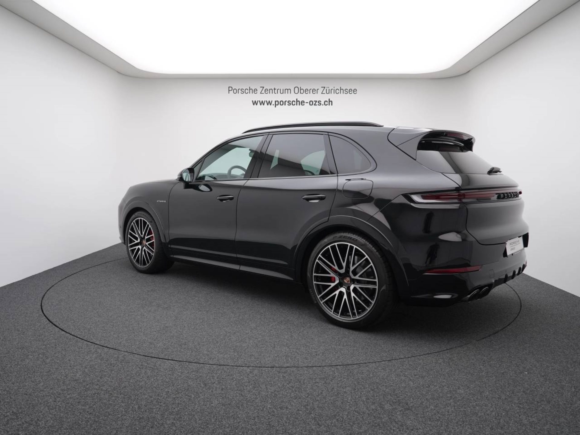 PORSCHE Cayenne S E-Hybrid Black Edition-image-2