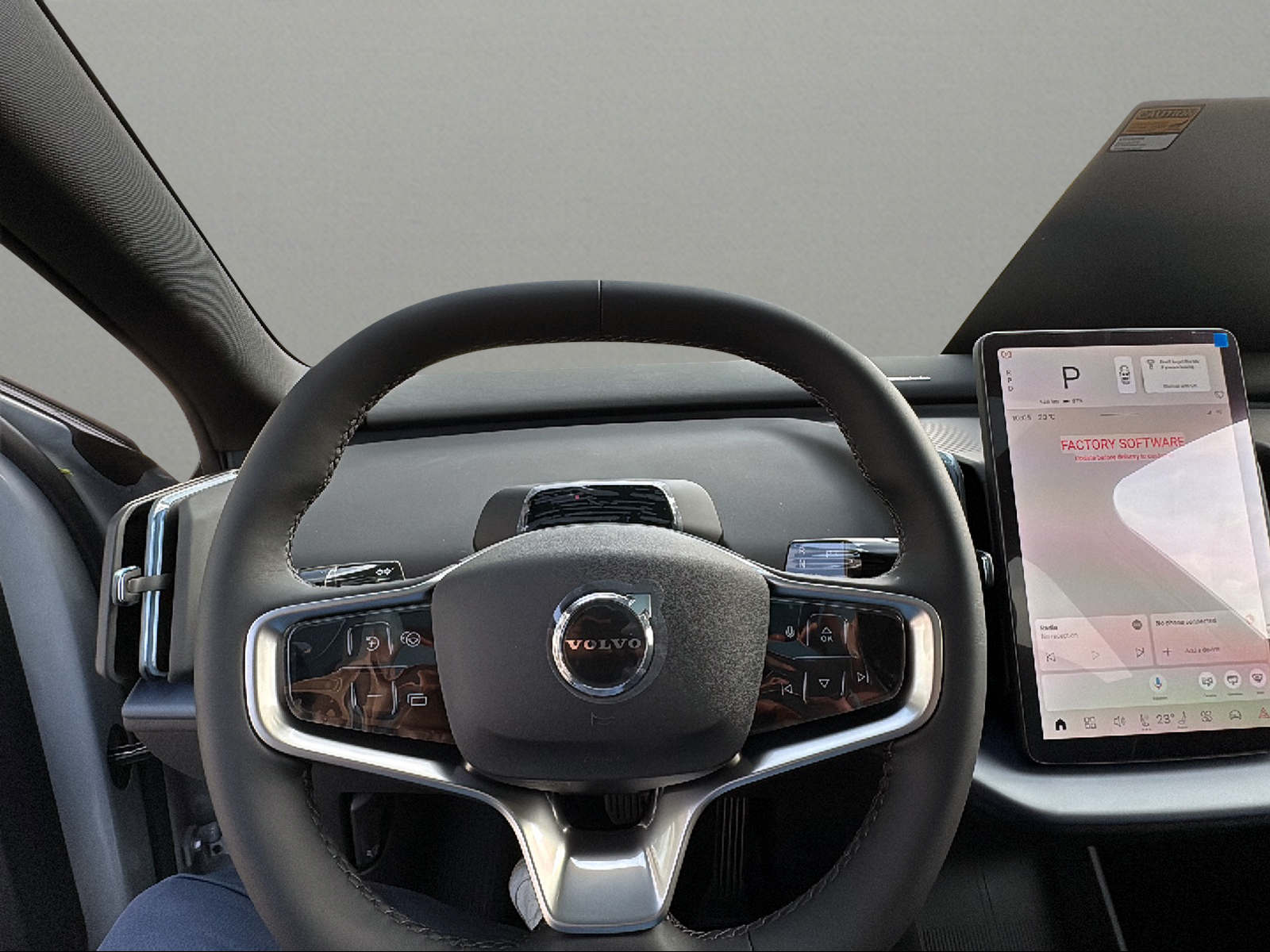 VOLVO EX30 P8 69 kWh AWD Ultra-image-11