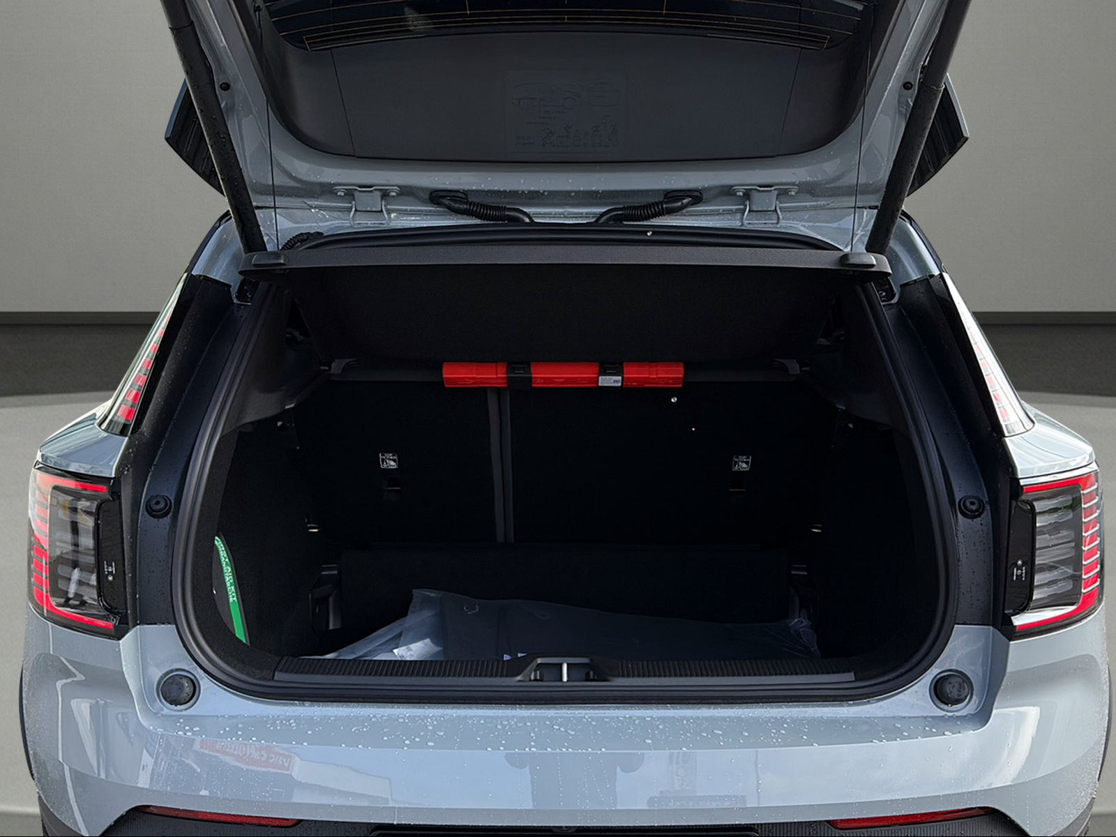 VOLVO EX30 P8 69 kWh AWD Ultra-image-8