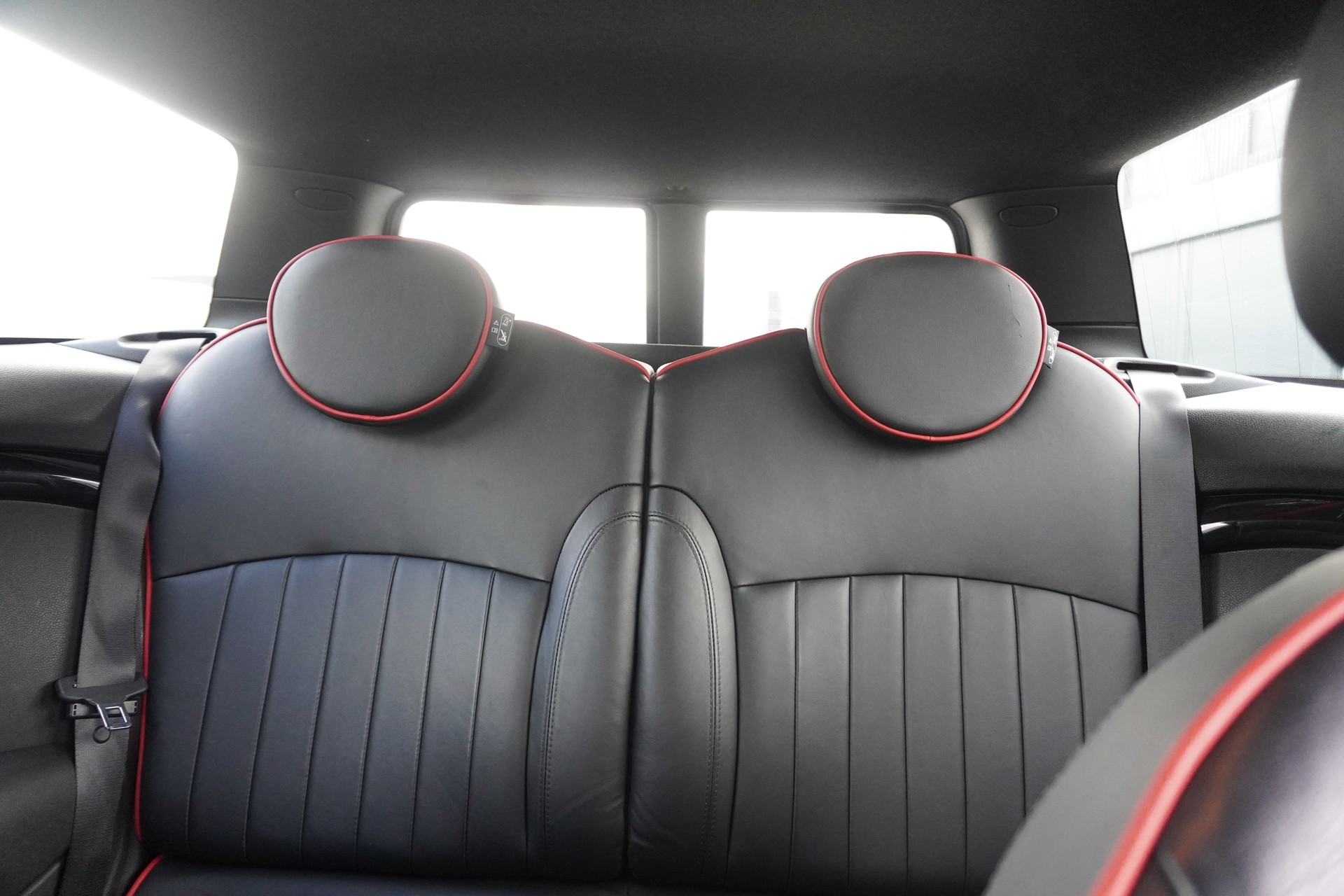 MINI Clubman Cooper John Cooper Works-image-8