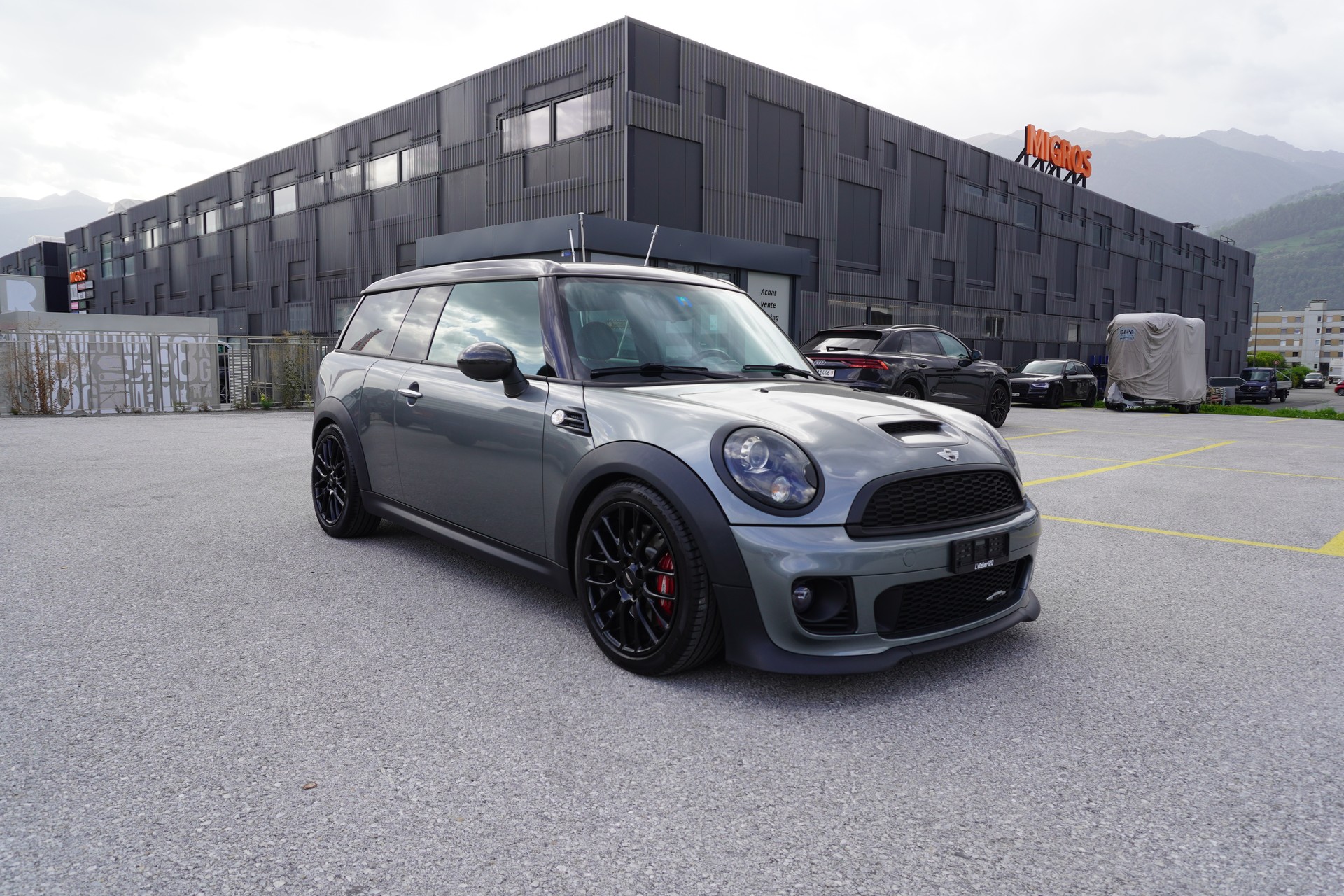 MINI Clubman Cooper John Cooper Works-image-0