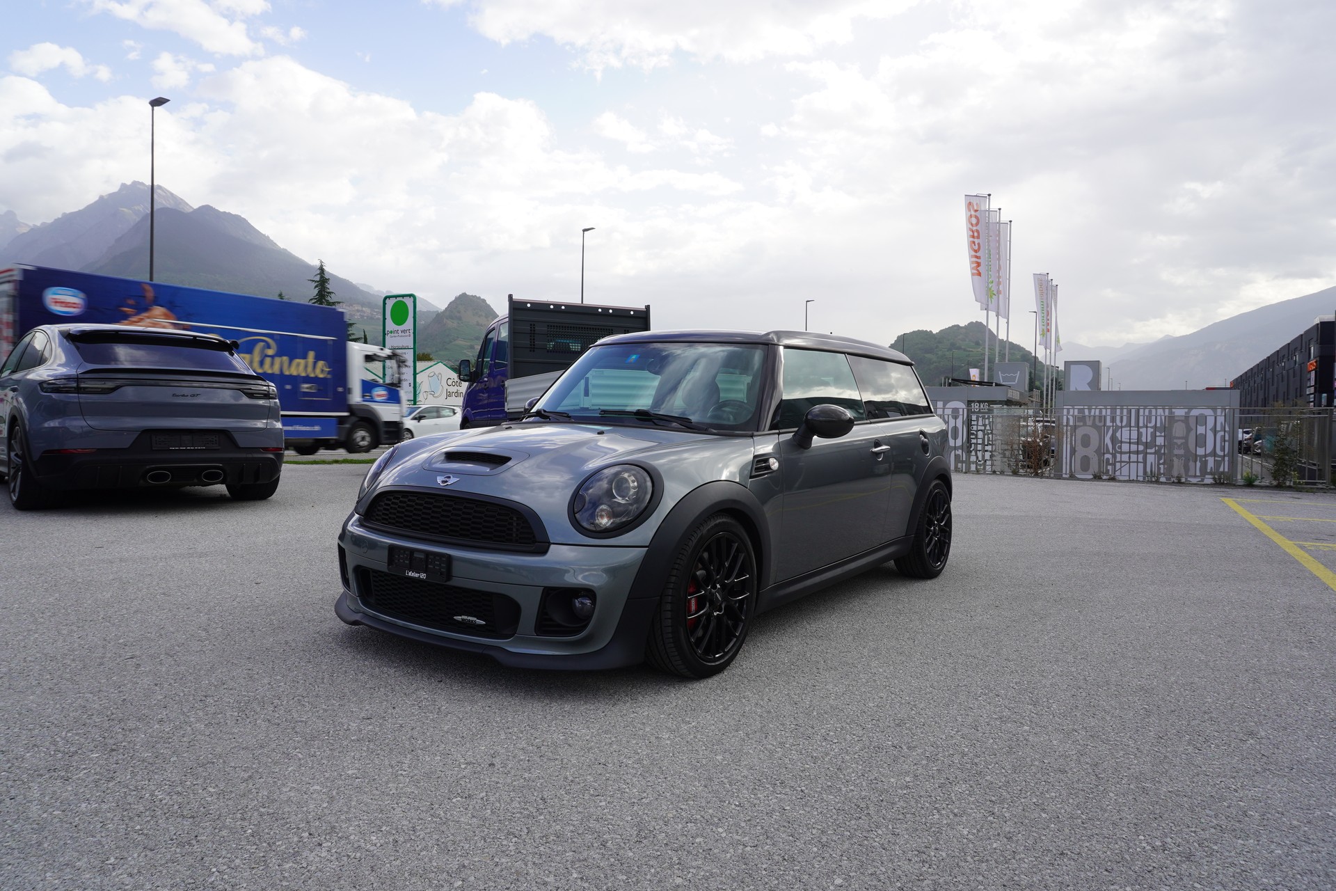 MINI Clubman Cooper John Cooper Works-image-3