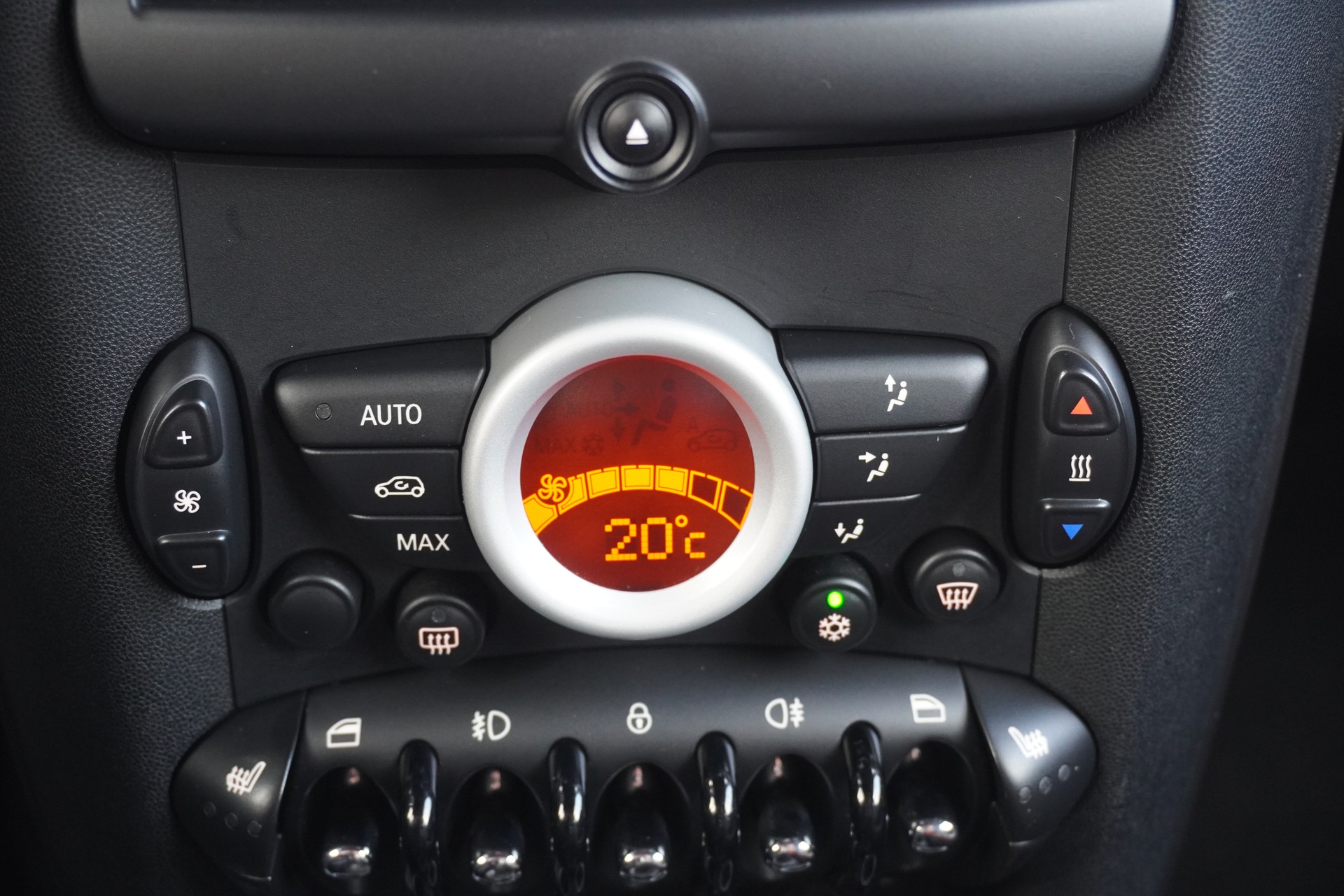 MINI Clubman Cooper John Cooper Works-image-11