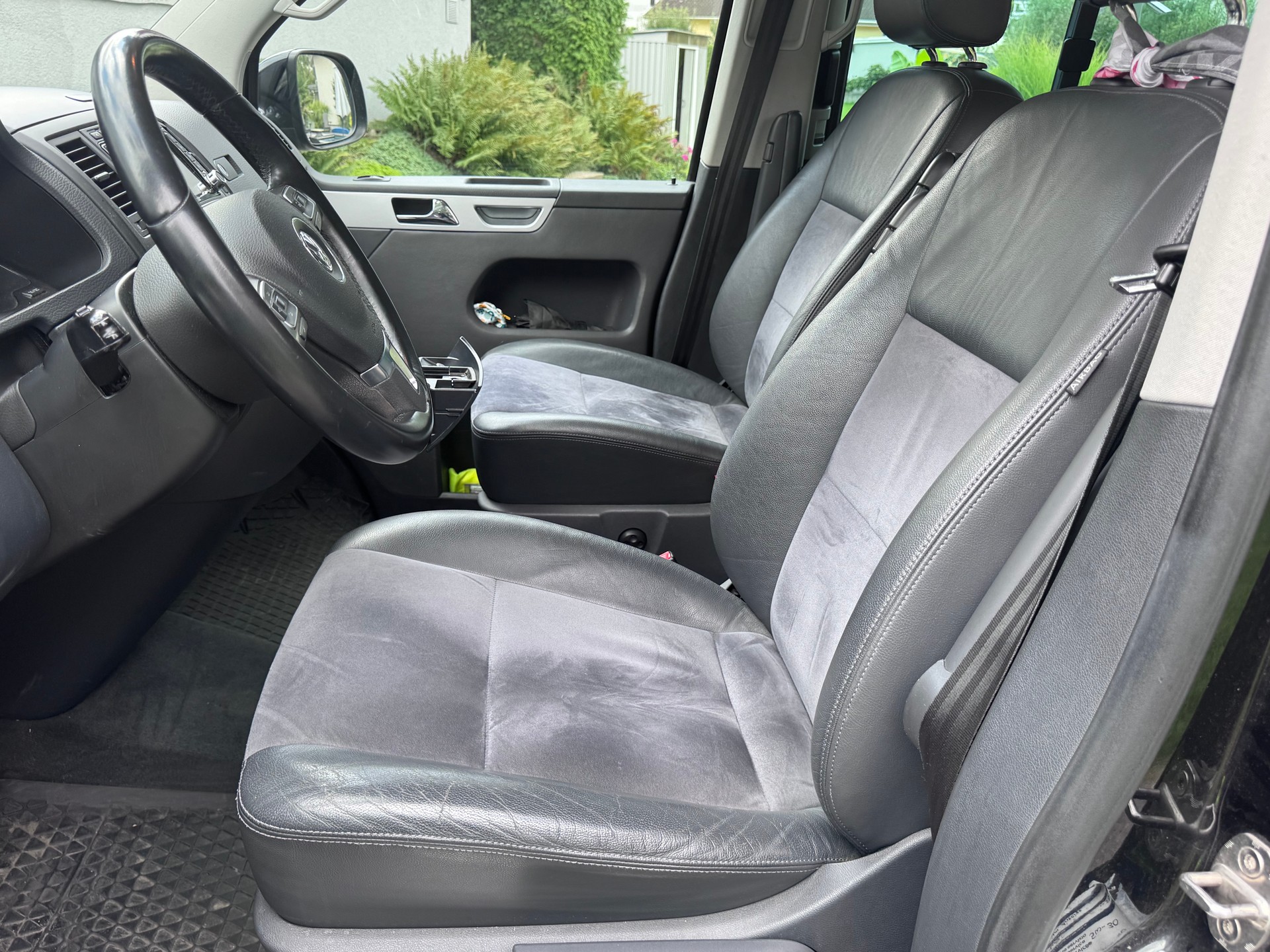 VW 2.0 TDI 180 BMT Premium DSG 4m-image-3