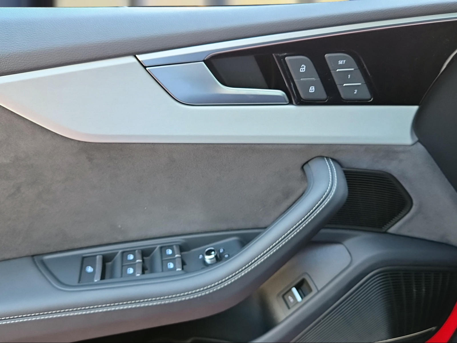AUDI S5 Cabriolet 3.0 TFSI quattro tiptronic "Competition Plus" Progressivrot Metallic-image-13