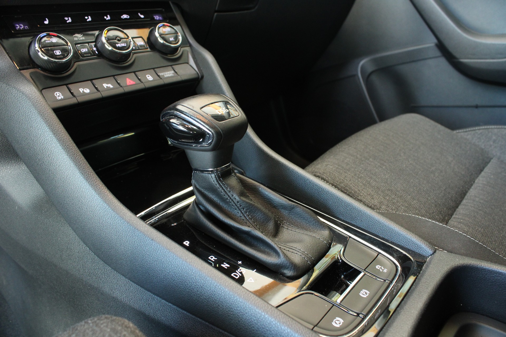 SKODA Karoq 1.5 TSI ACT Style DSG-image-12