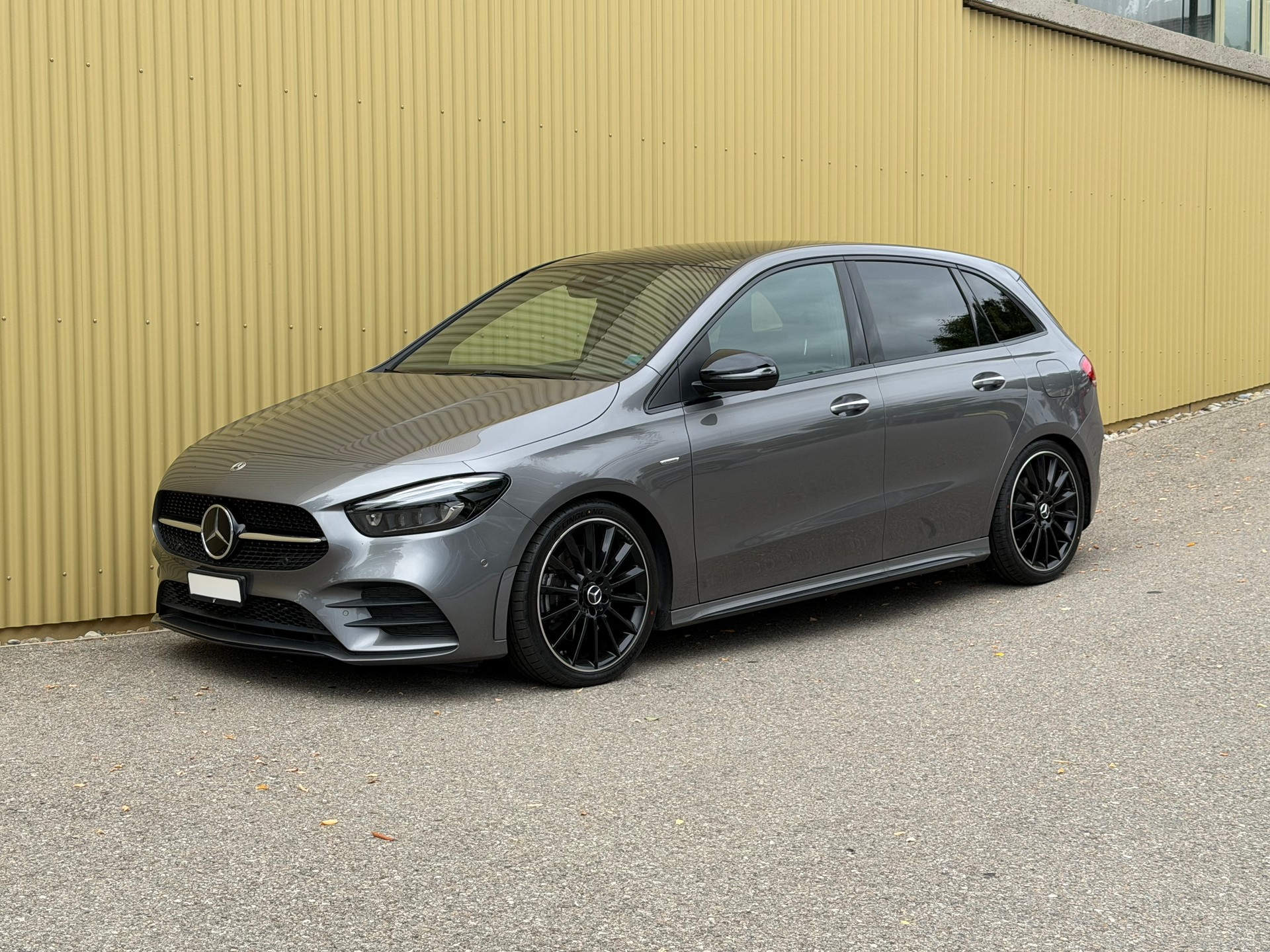 MERCEDES-BENZ B 220 d 4Matic AMG Line 8G-DCT-image-0