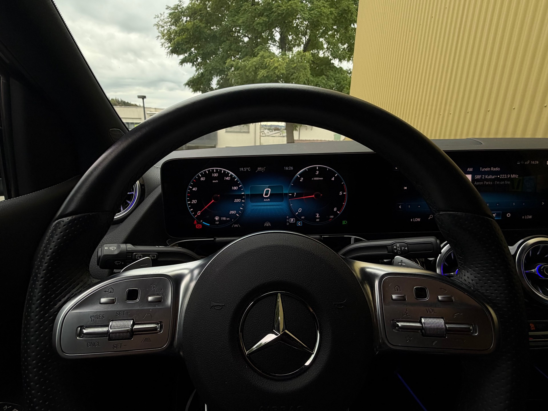 MERCEDES-BENZ B 220 d 4Matic AMG Line 8G-DCT-image-7