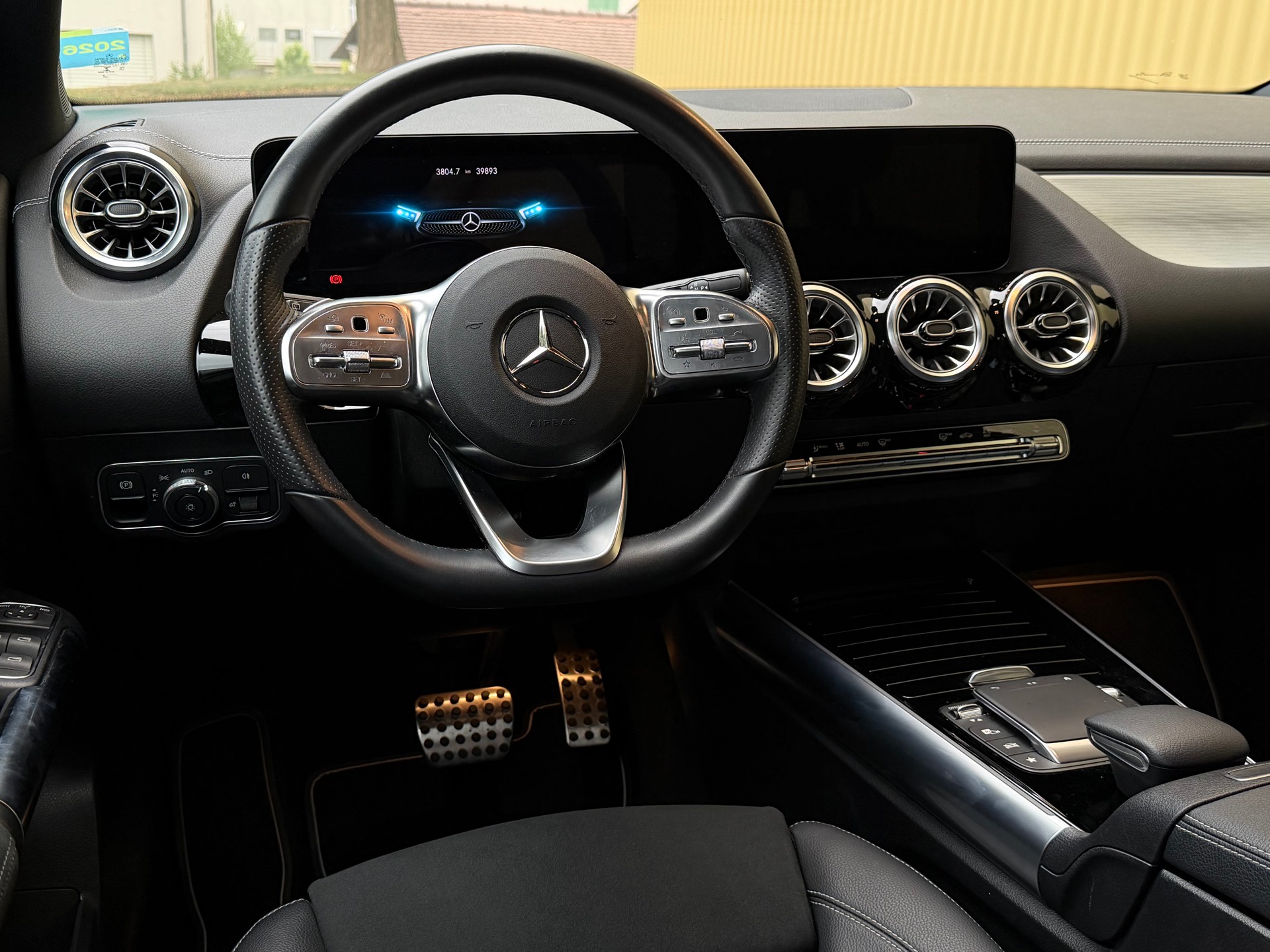 MERCEDES-BENZ B 220 d 4Matic AMG Line 8G-DCT-image-5