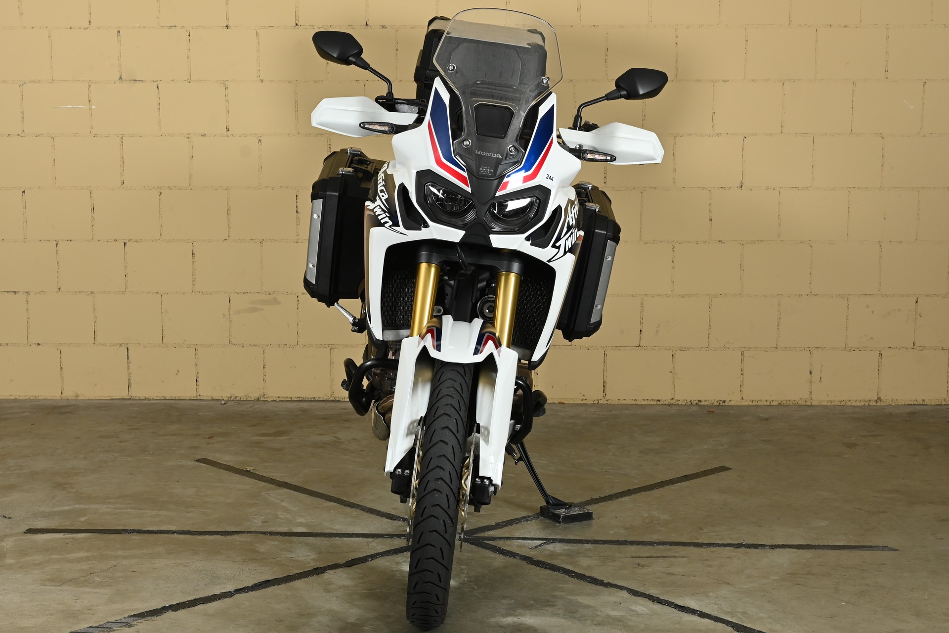HONDA CRF 1000A Africa Twin-showroom-element-2