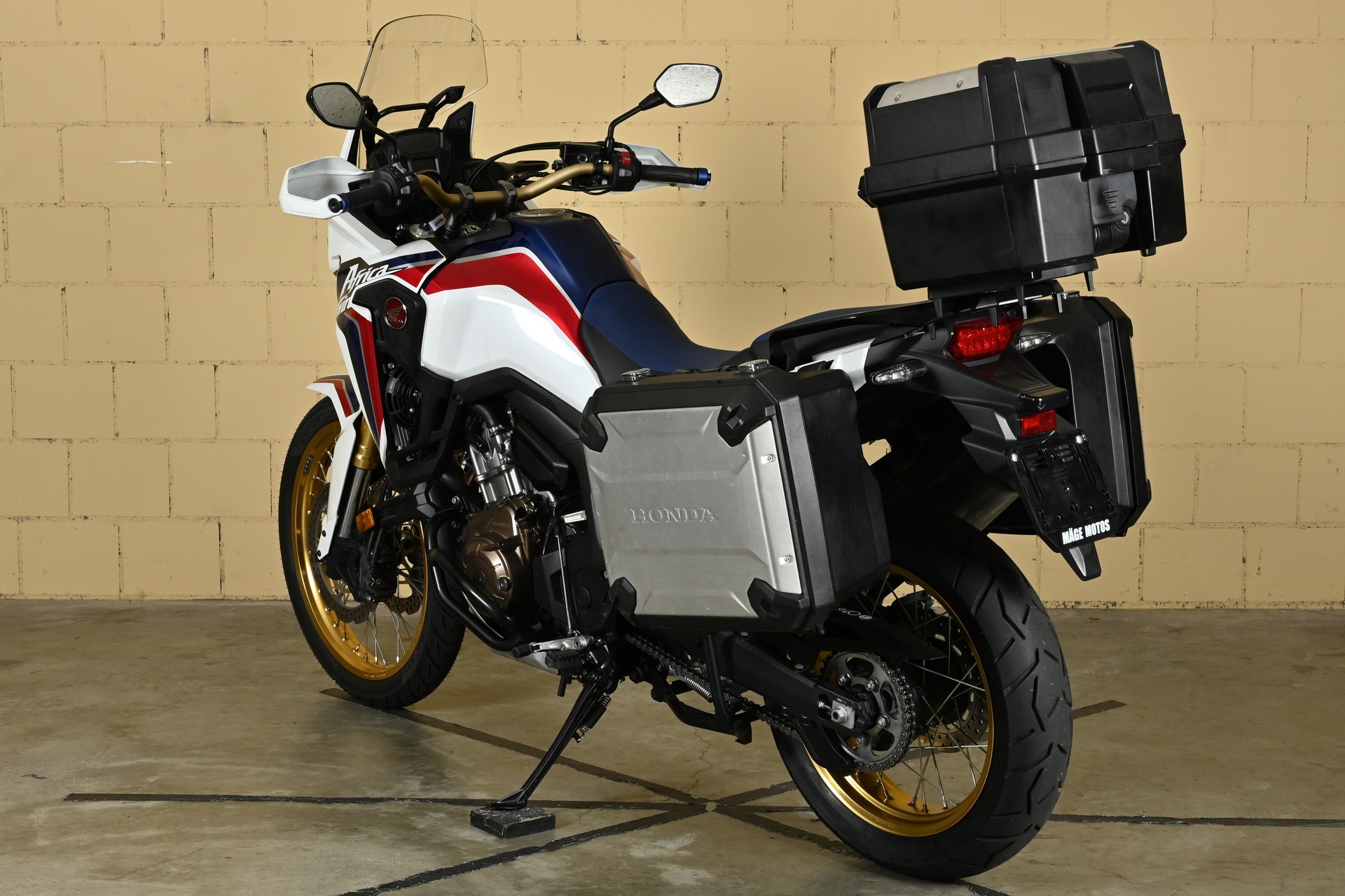 HONDA CRF 1000A Africa Twin-image-5